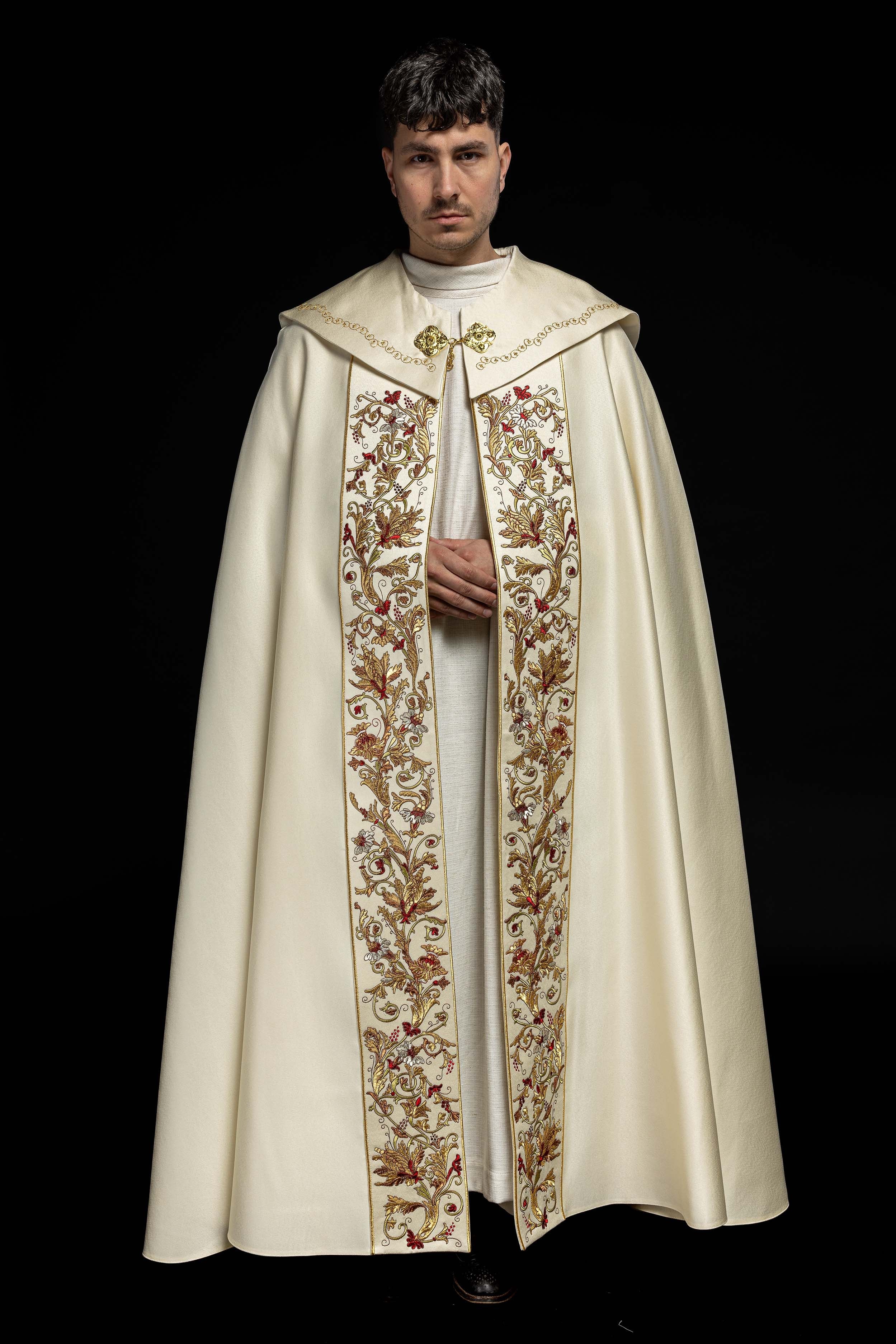 Liturgical cope with gold IHS motif - HAFTINAUSA.COM