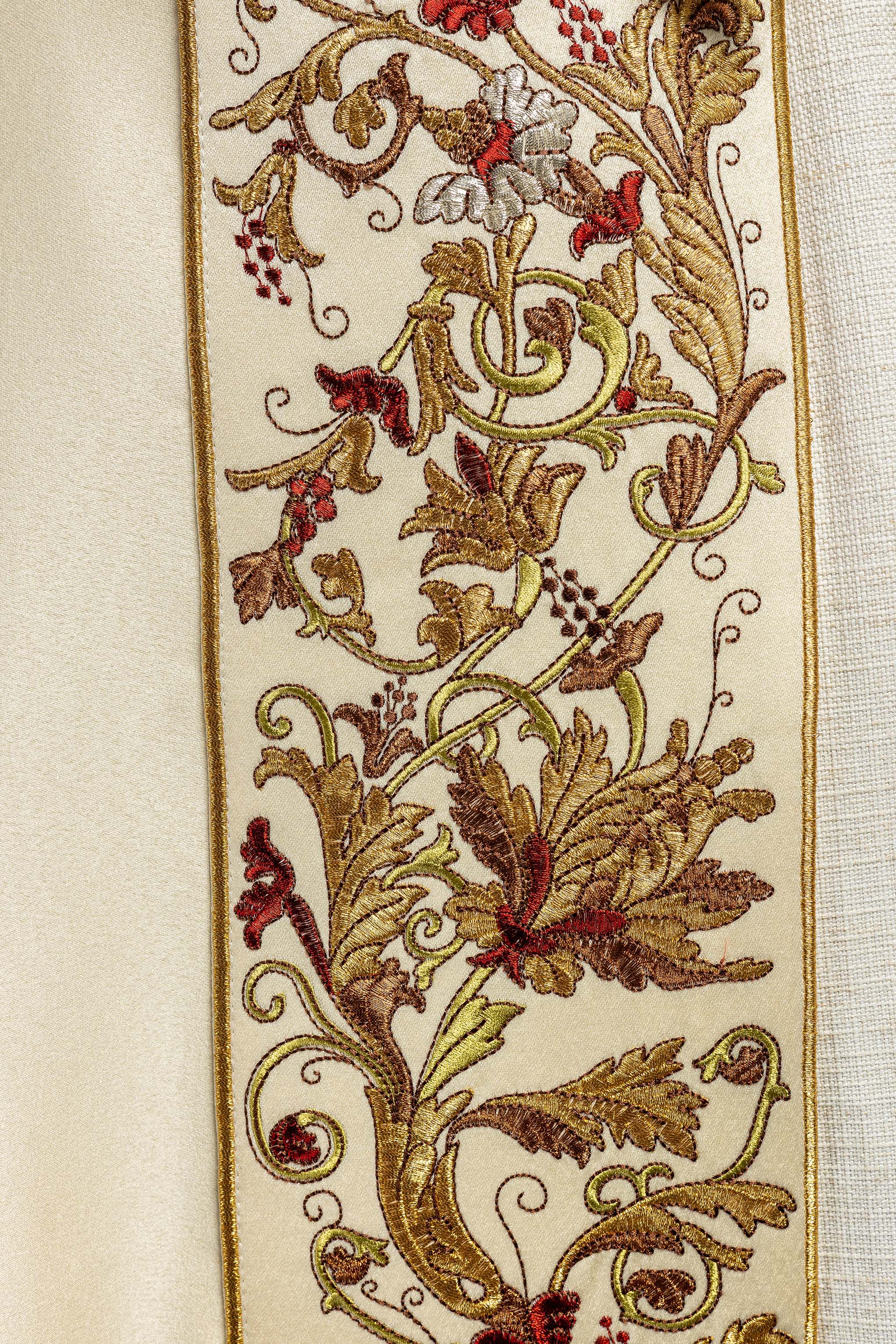 Liturgical cope with gold IHS motif - HAFTINAUSA.COM