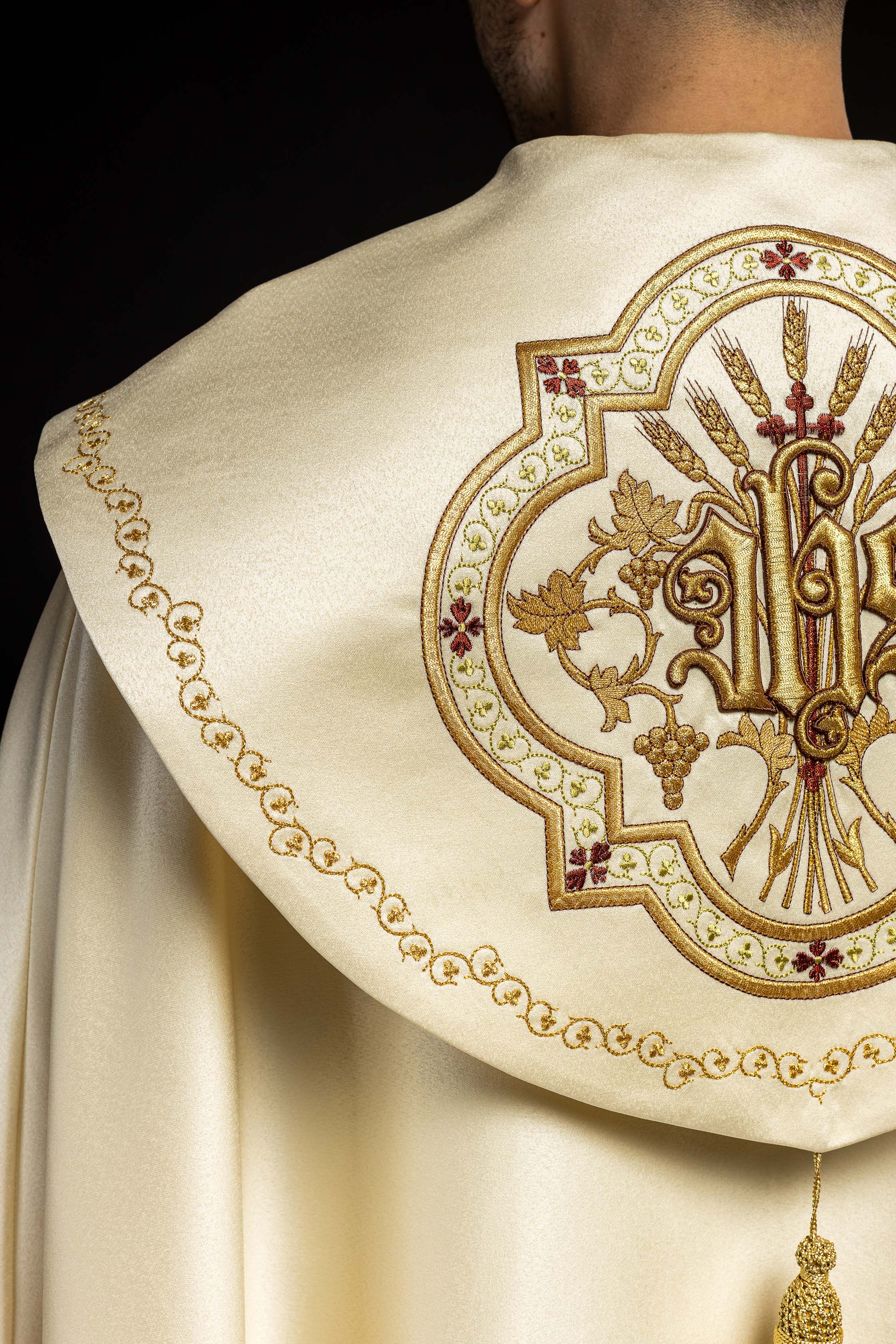 Liturgical cope with gold IHS motif - HAFTINAUSA.COM