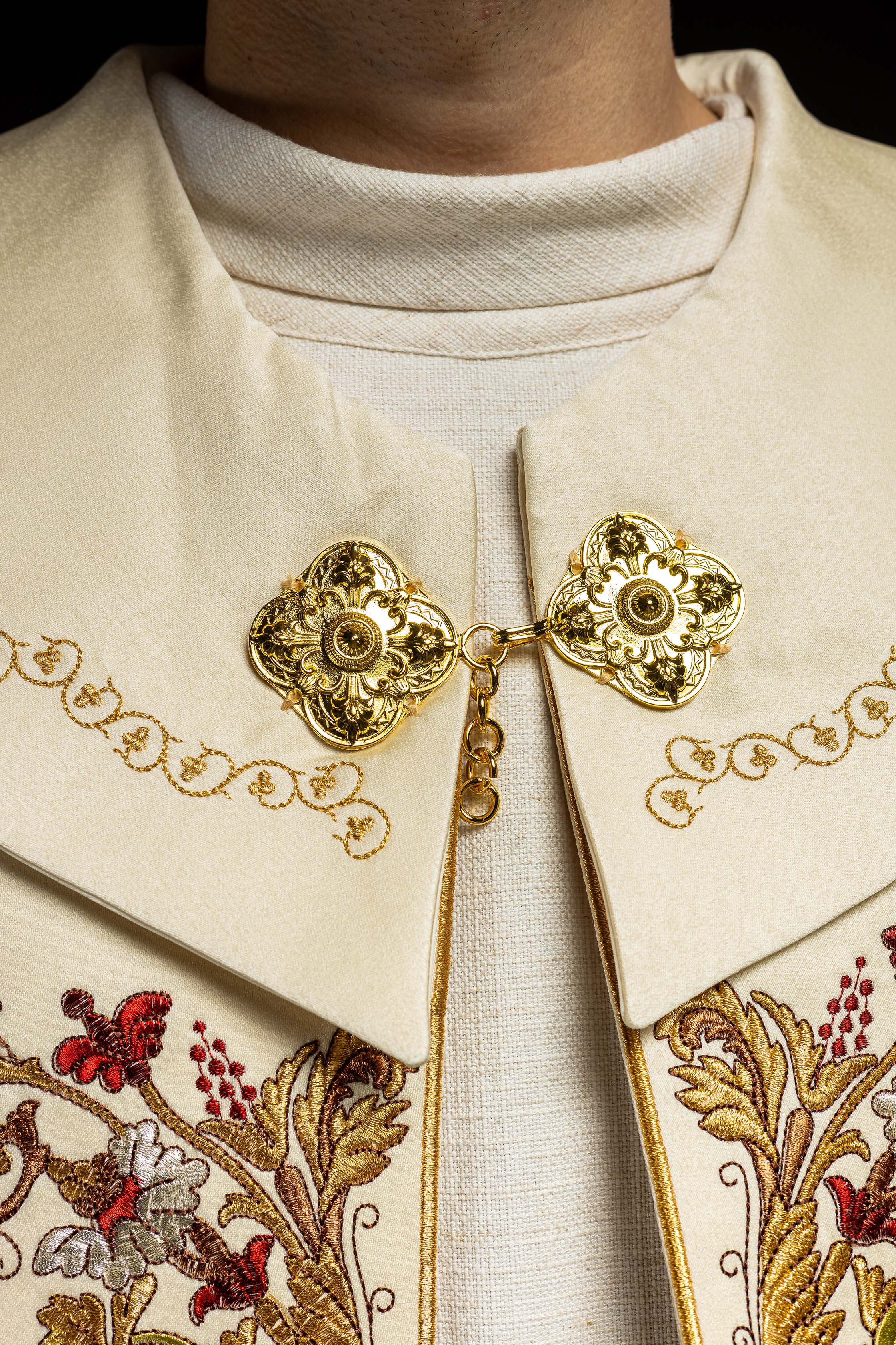 Liturgical cope with gold IHS motif - HAFTINAUSA.COM