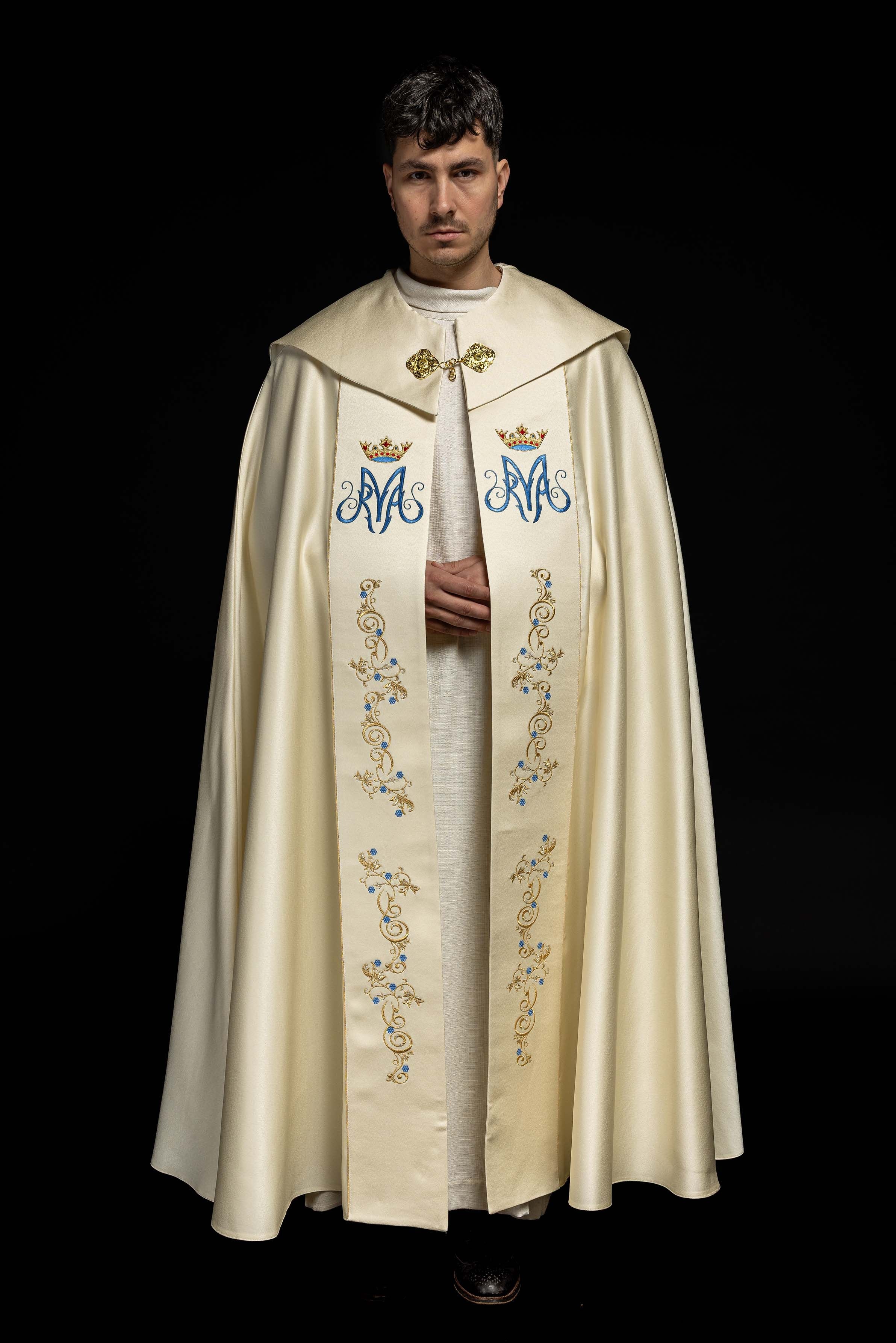 Marian cope in ecru with gold and blue embroidery - HAFTINAUSA.COM