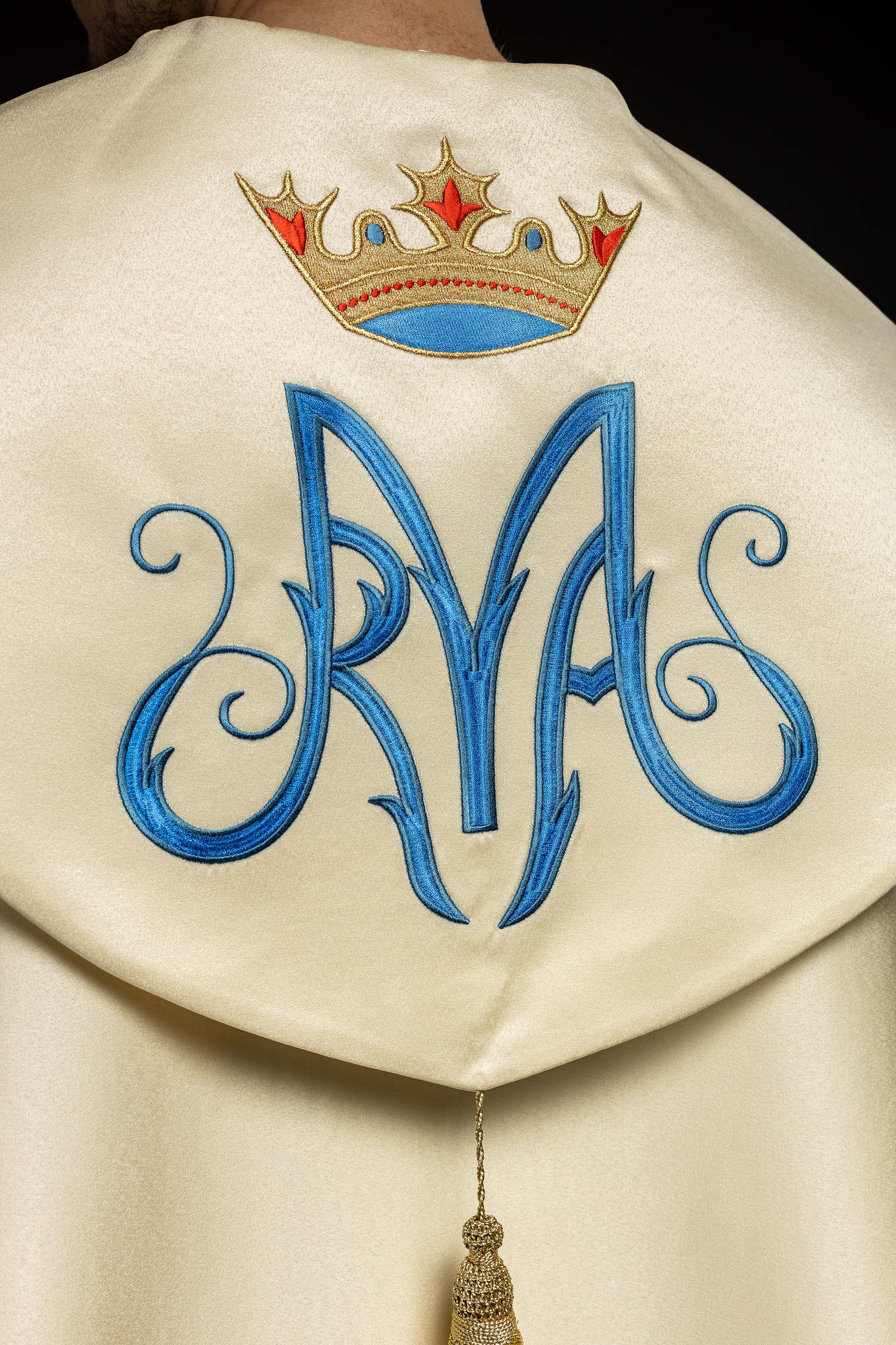 Embroidered Marian cope in ecru