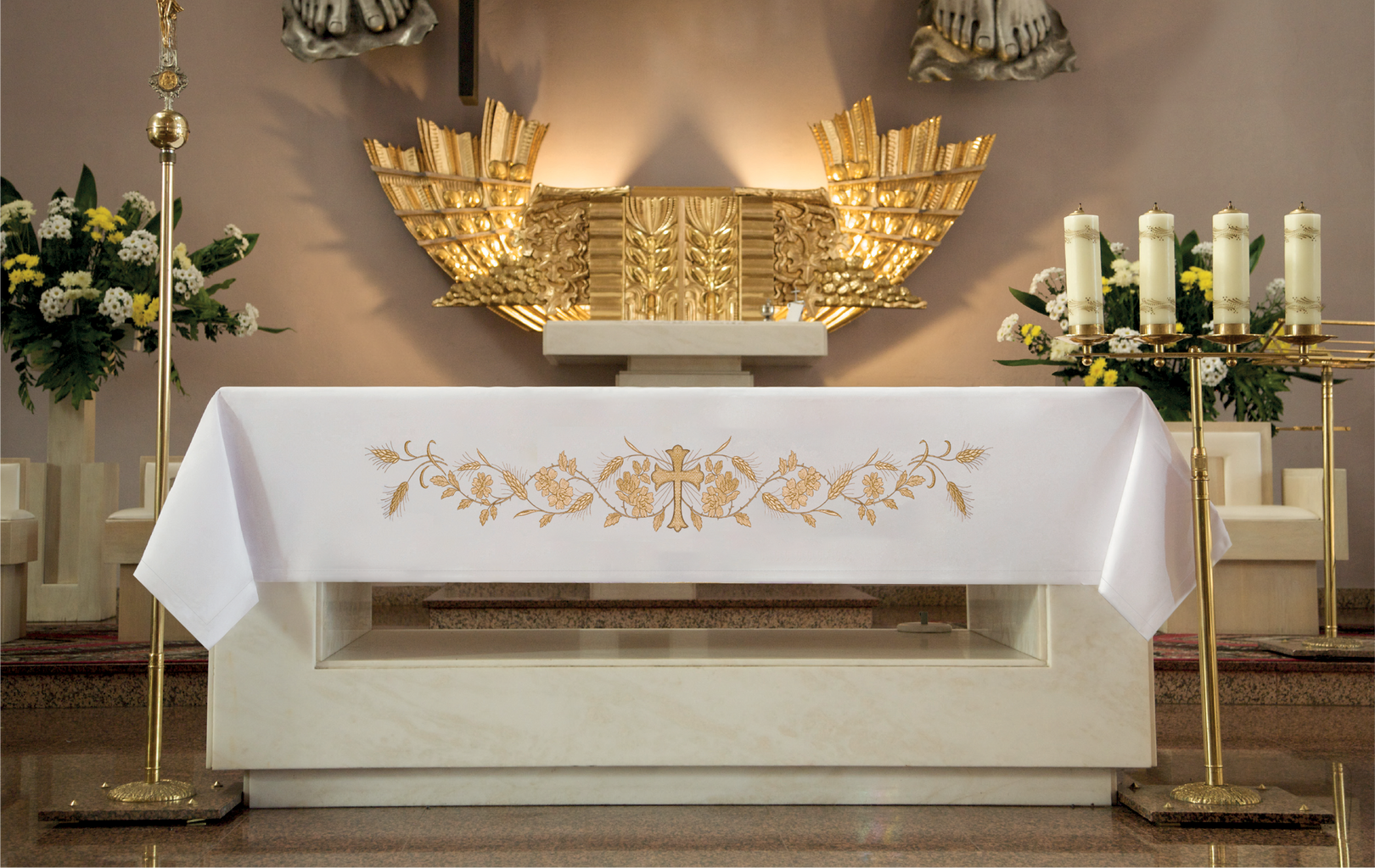 Altar tablecloth with frontal embroidered "Cross" KOH/22