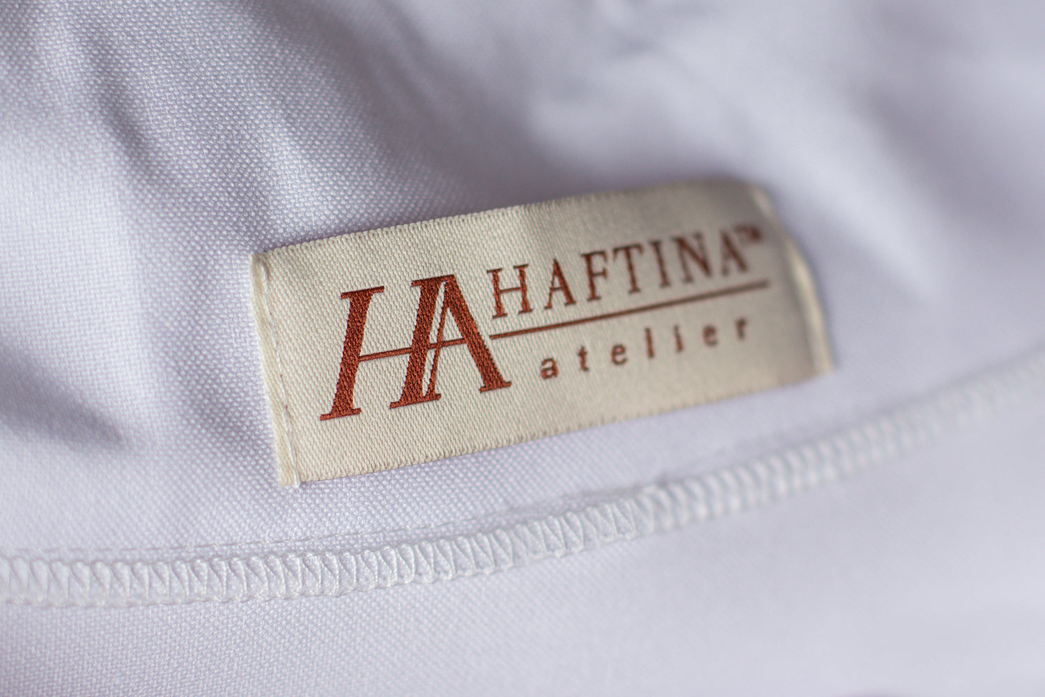 Ivory chasuble with gold Marian embroidery - HAFTINAUSA.COM