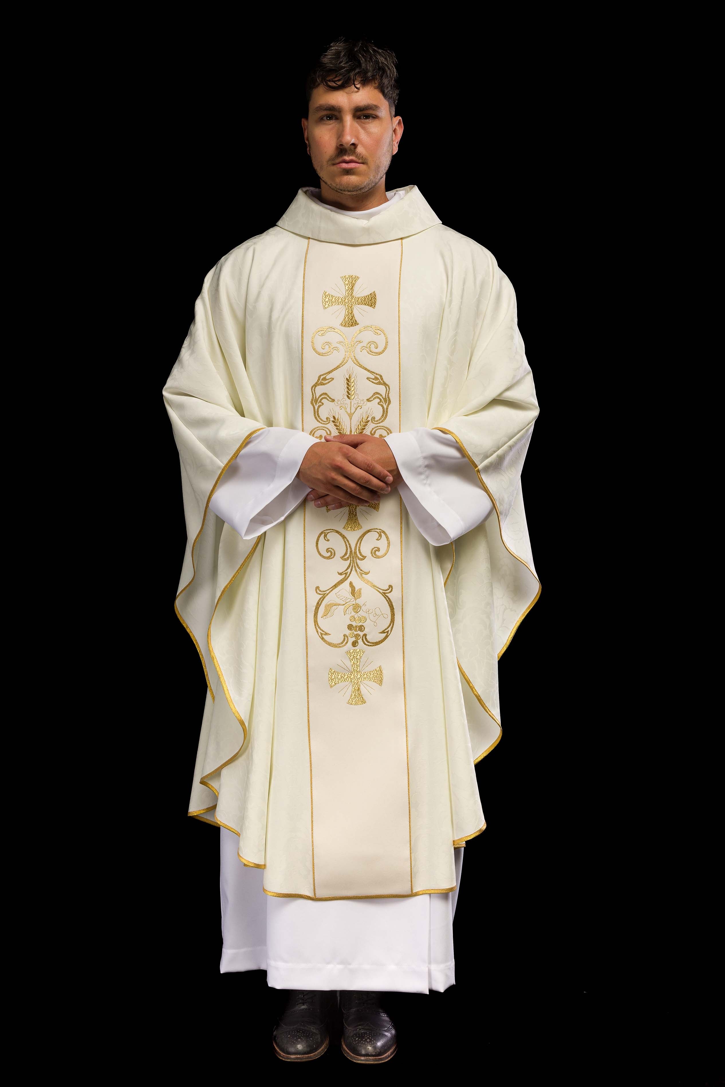 Liturgical chasuble with a decorated belt