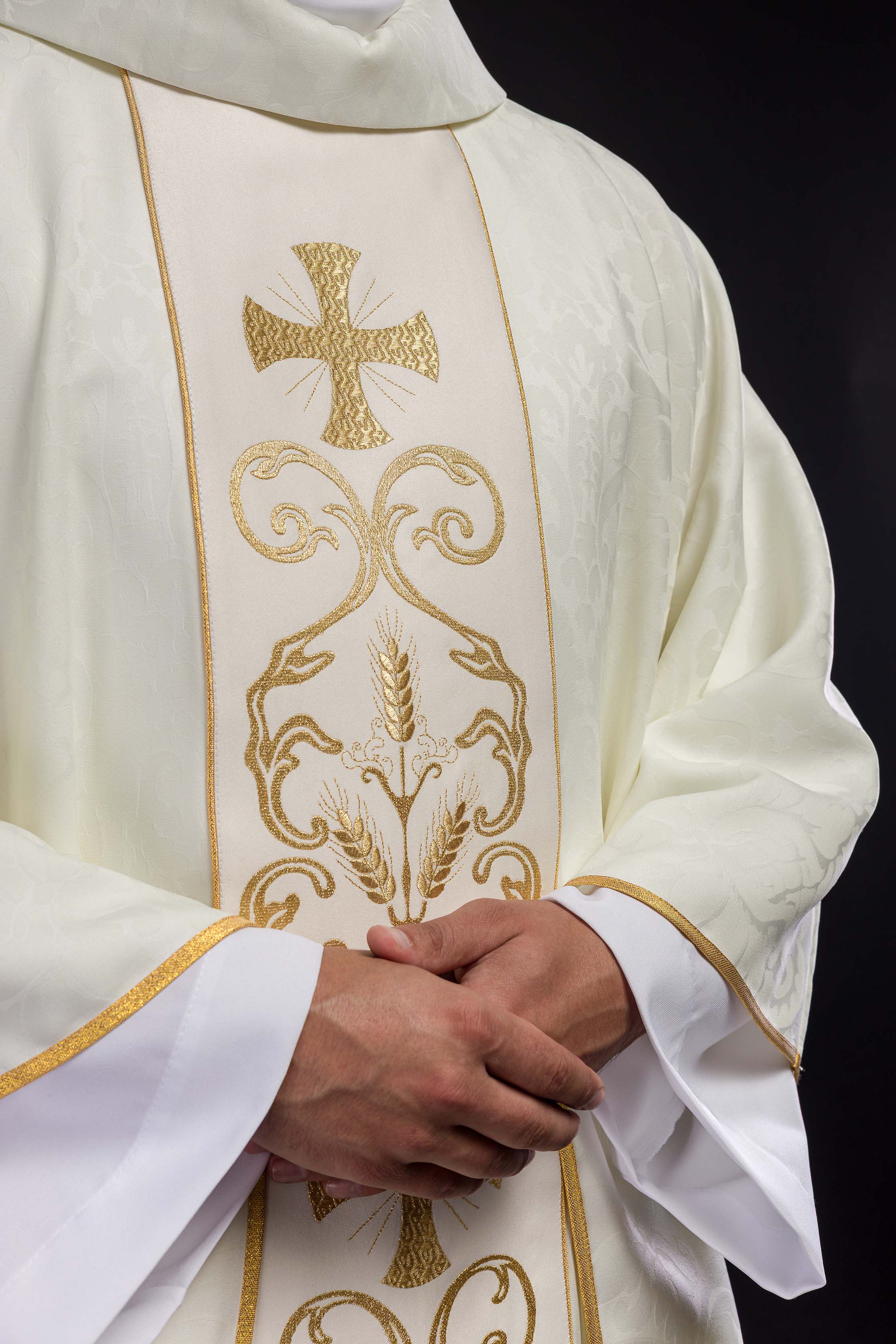 Liturgical chasuble with a decorated belt