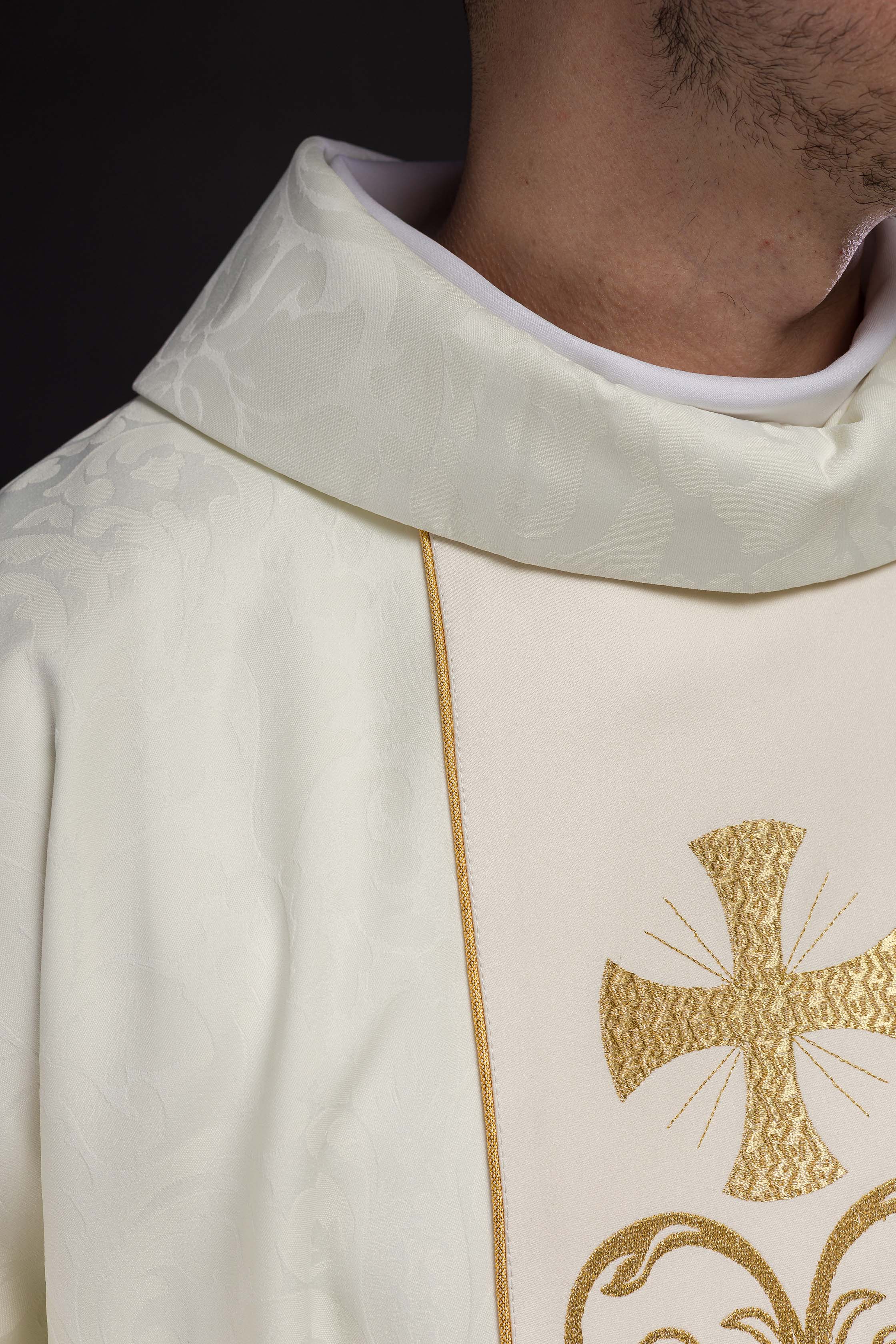 Liturgical chasuble with a decorated belt