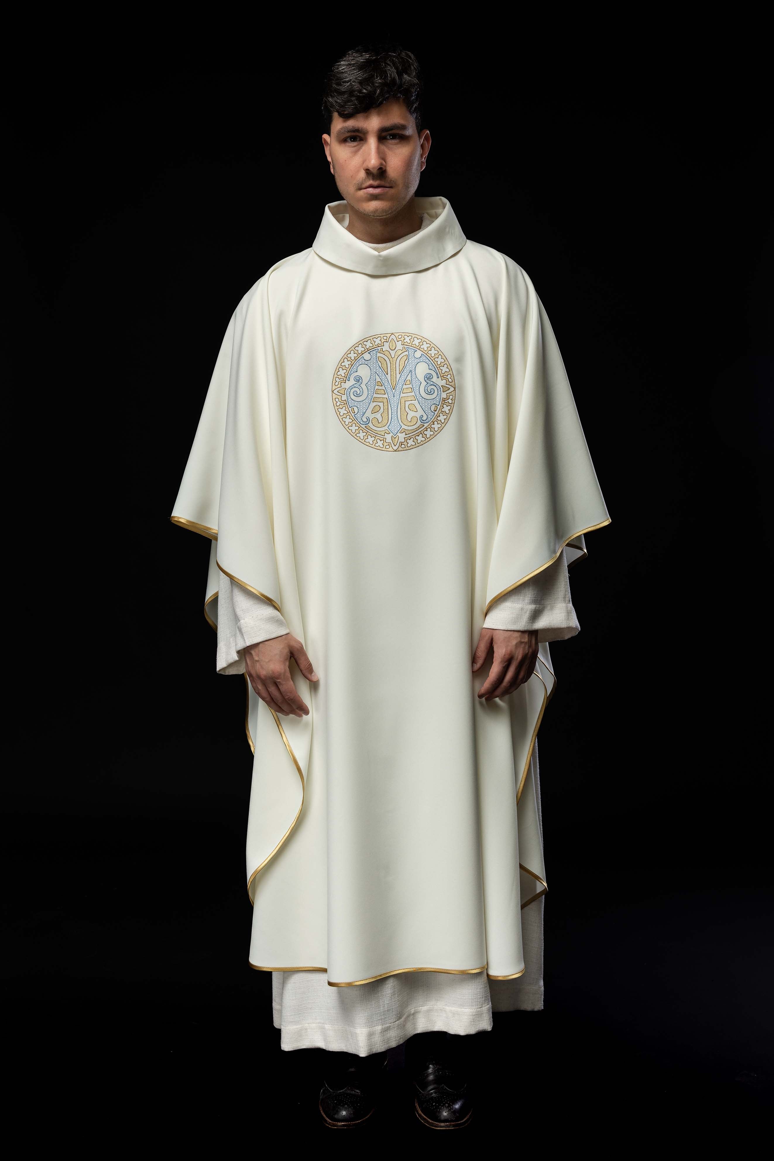 Ecru embroidered chasuble with Marian motif