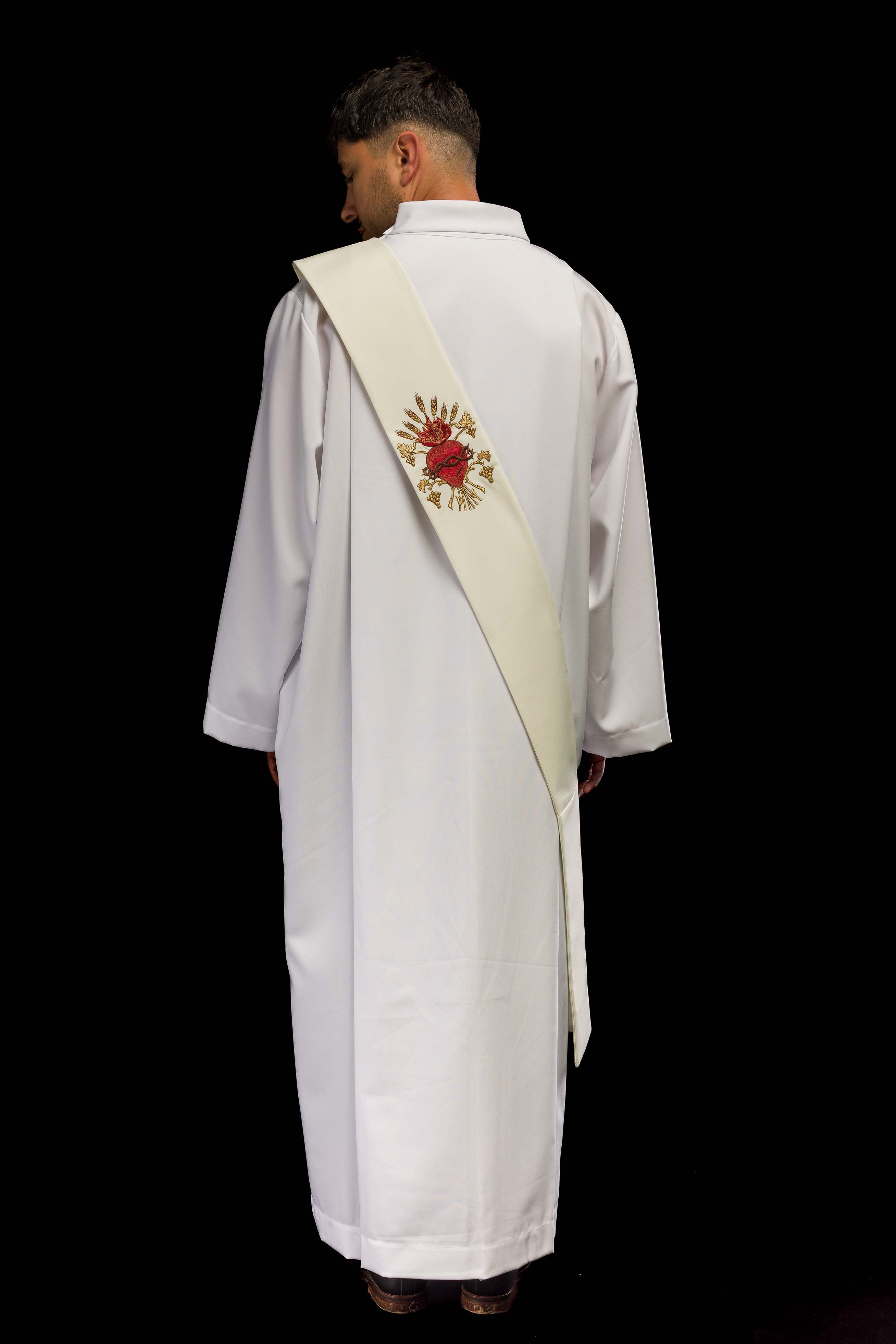 Ecru Deacon stole with the embroidery of the Sacred Heart of Jesus