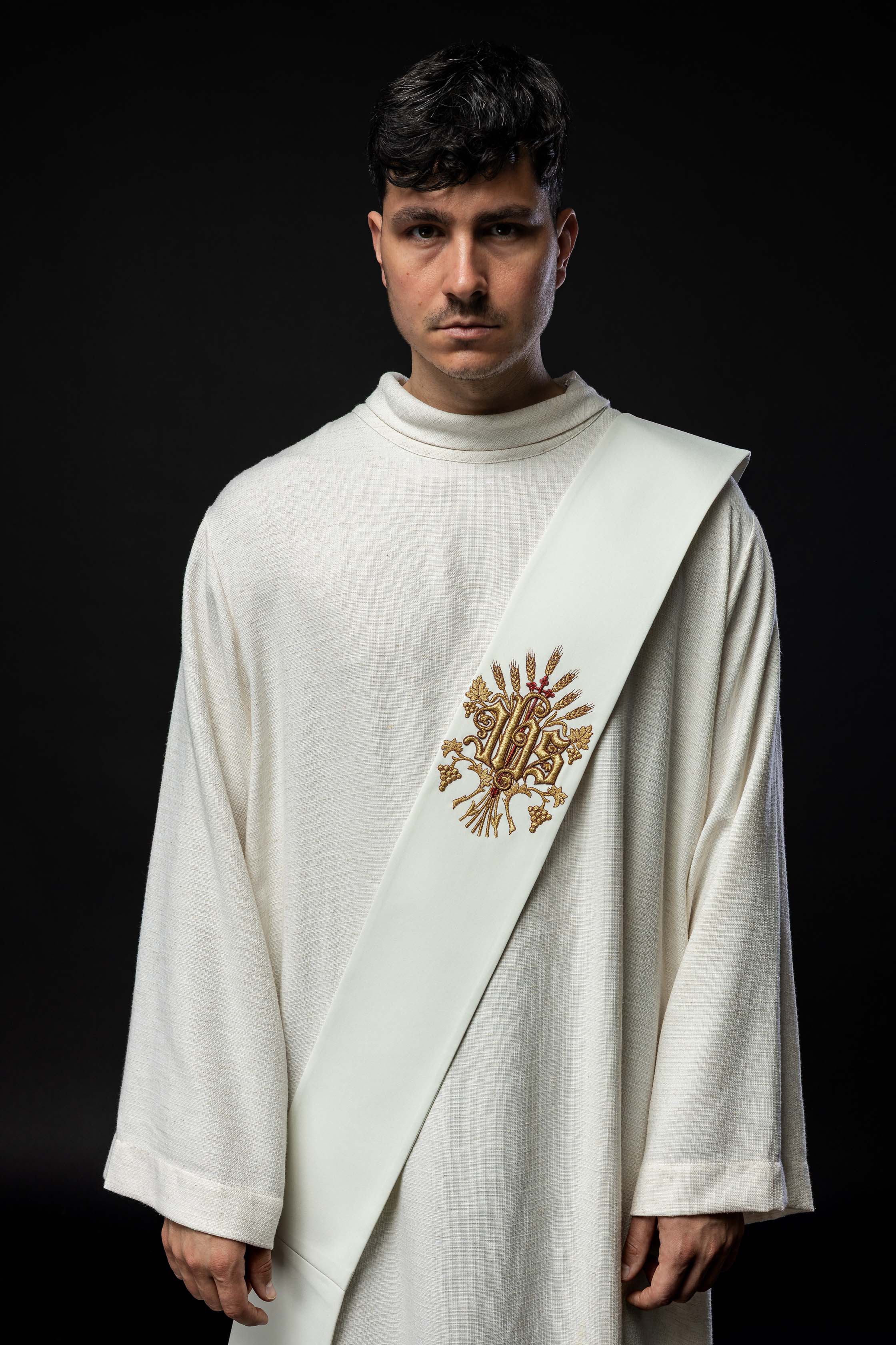 Deacon stole with grape and cross motif in ecru