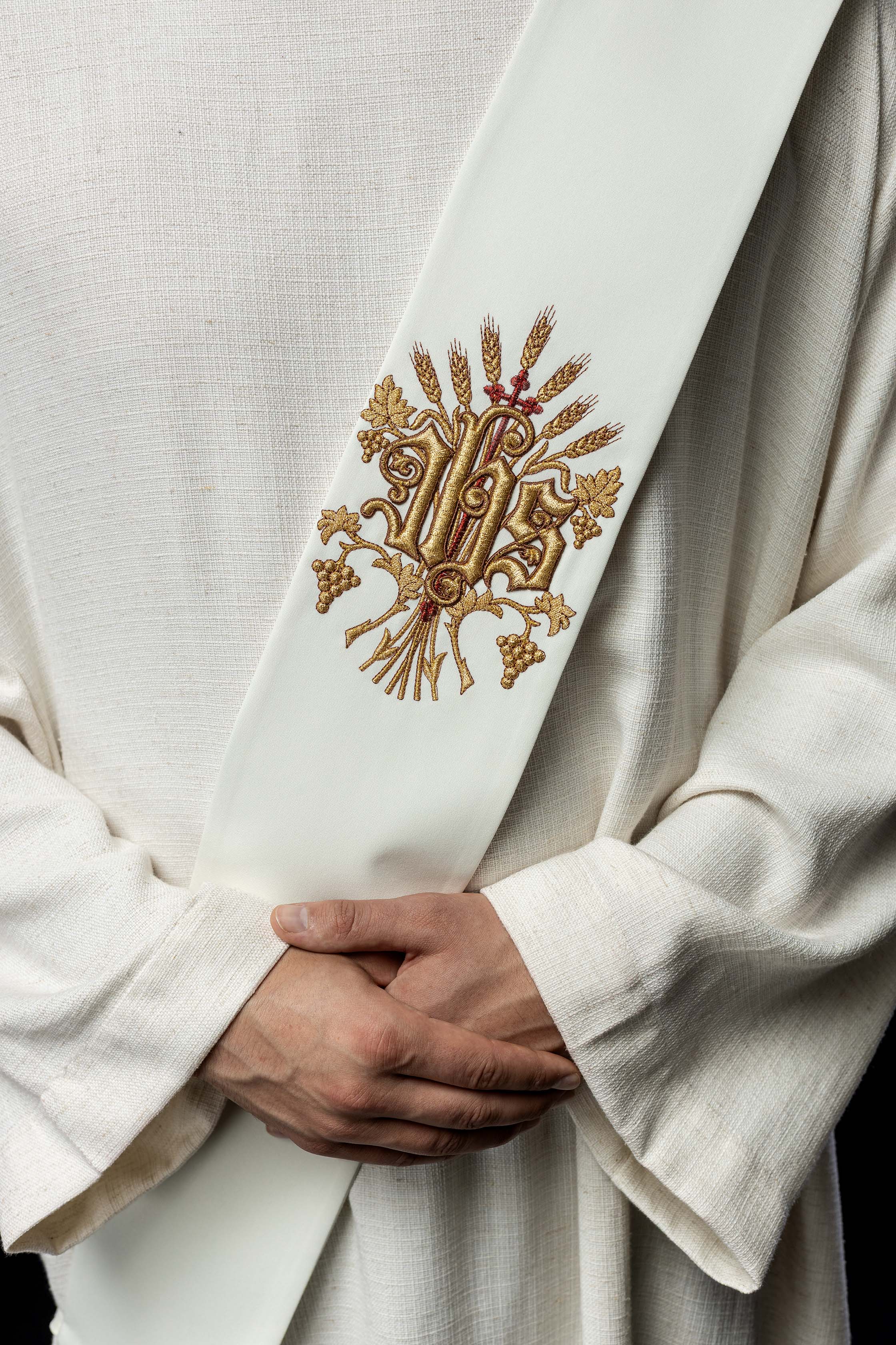 Deacon stole with grape and cross motif in ecru
