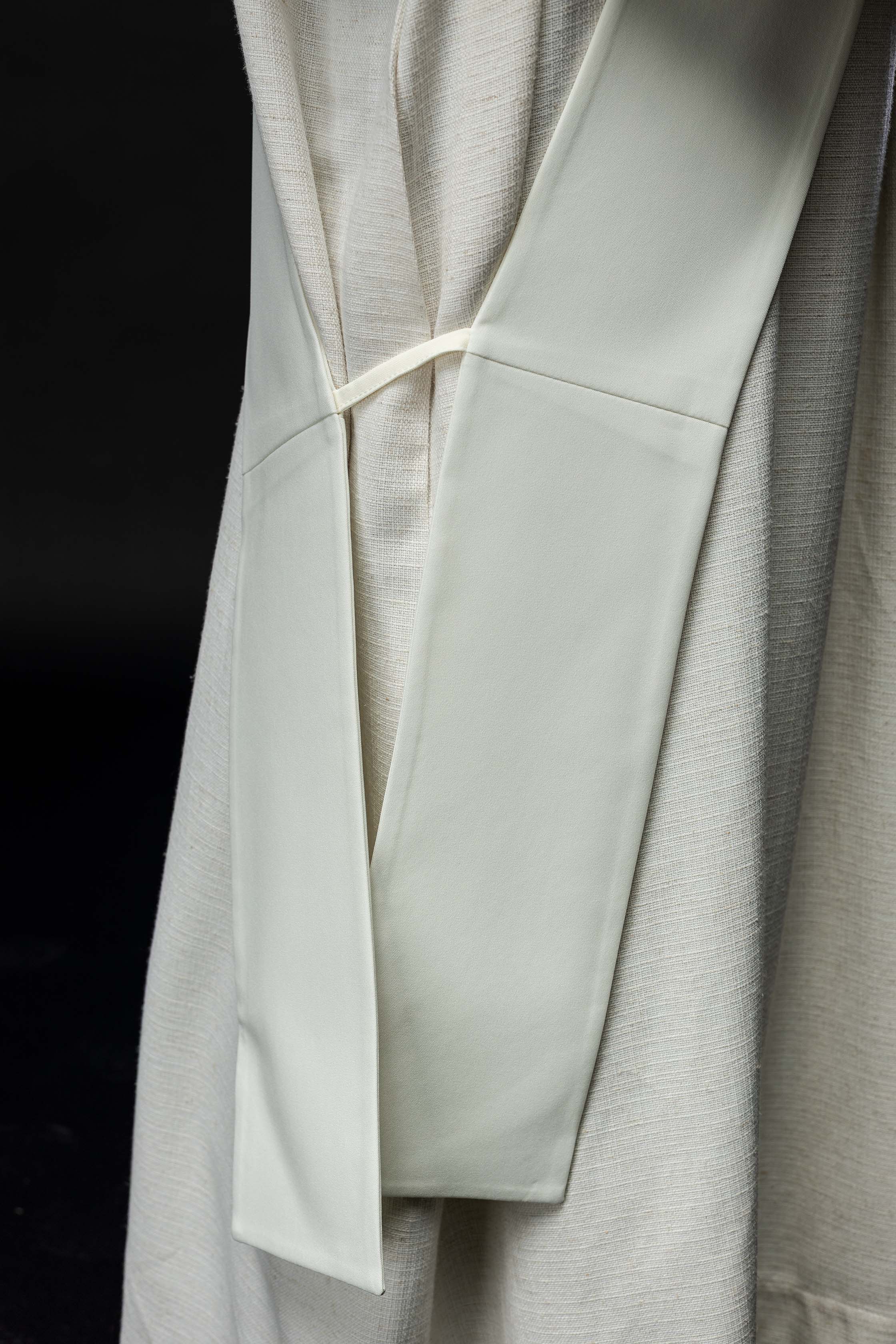 Deacon stole with grape and cross motif in ecru