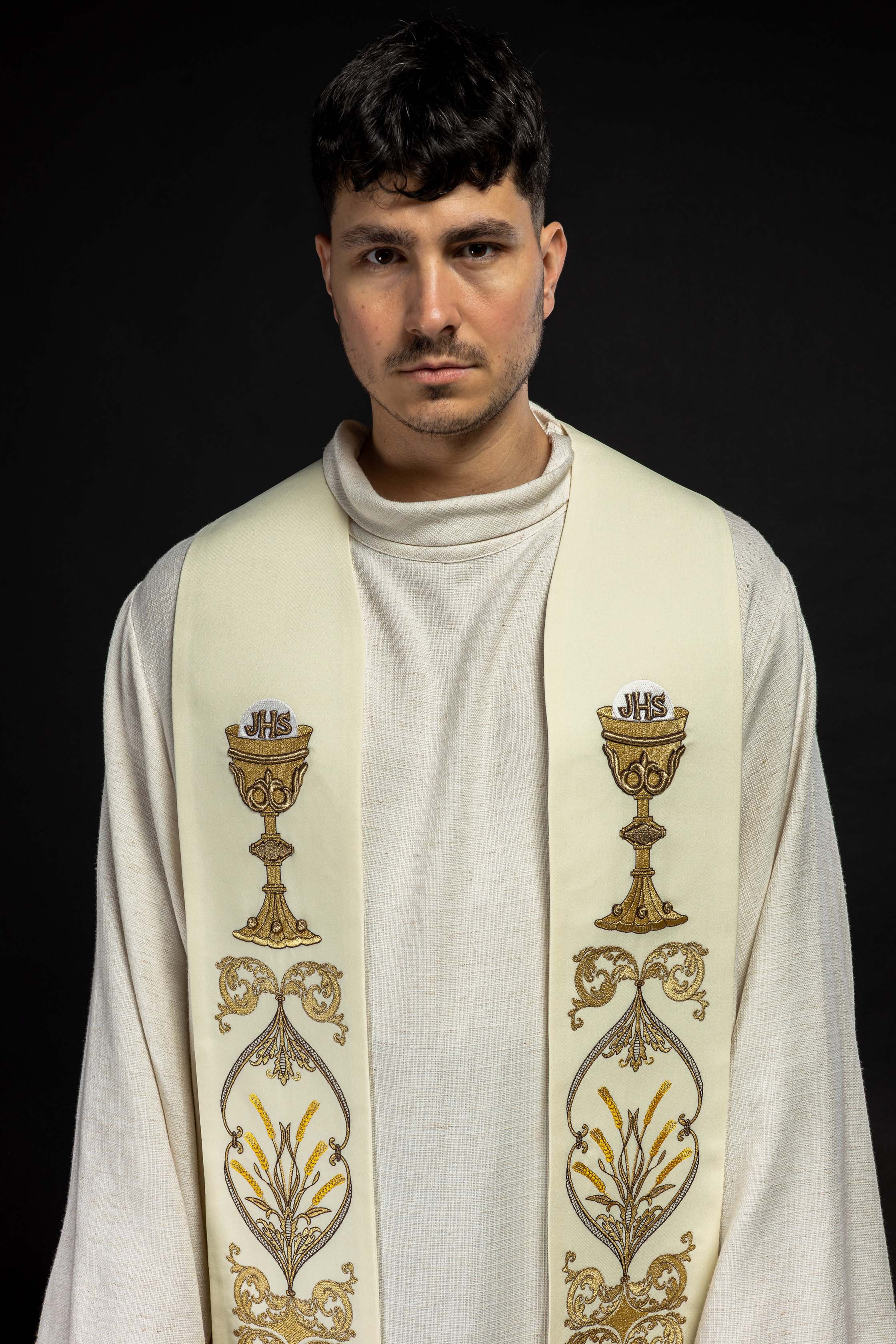 Ecru priestly stole with chalice IHS - HAFTINAUSA.COM