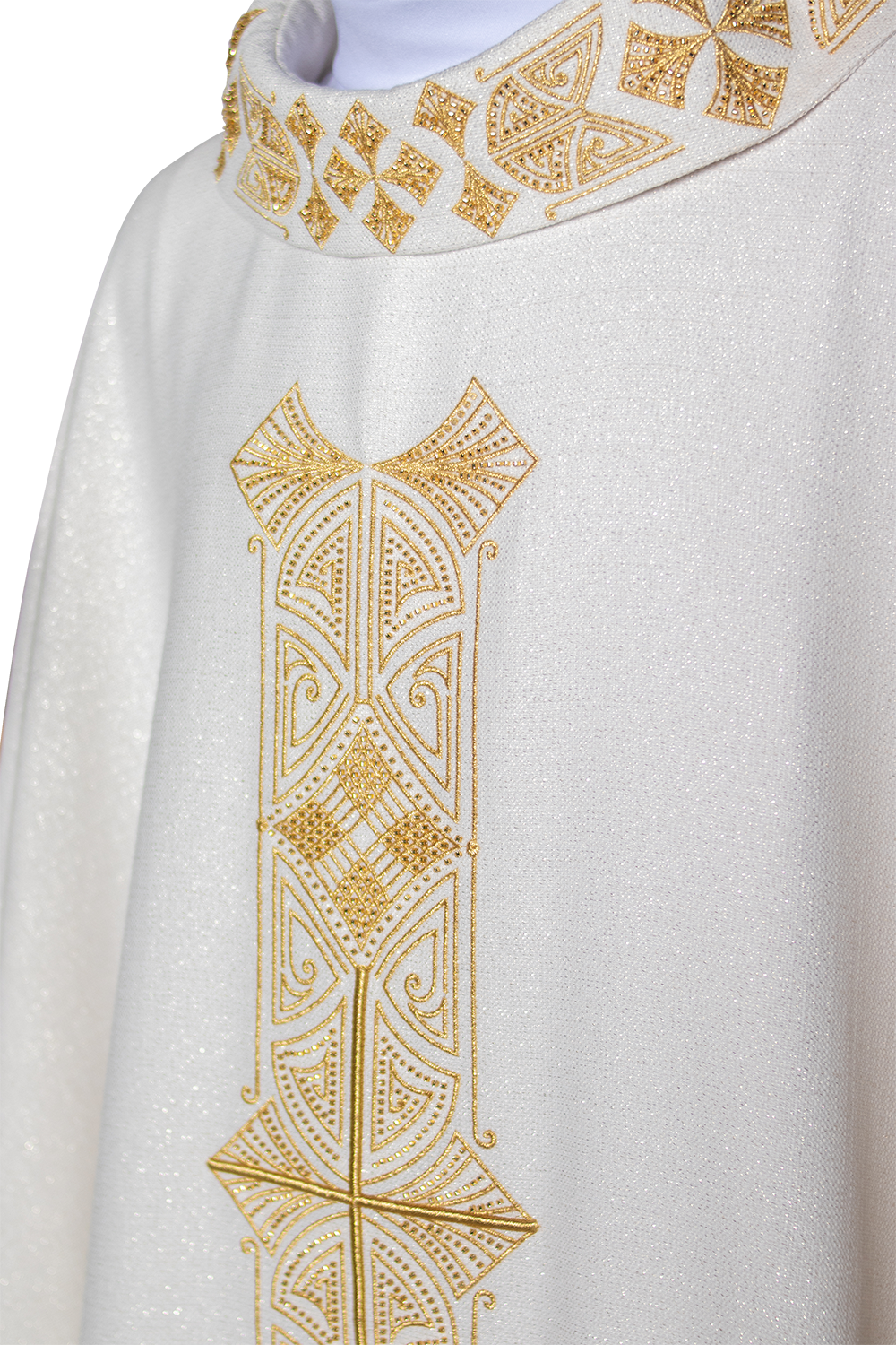 Shiny chasuble with richly adorned gold embroidery - HAFTINAUSA.COM