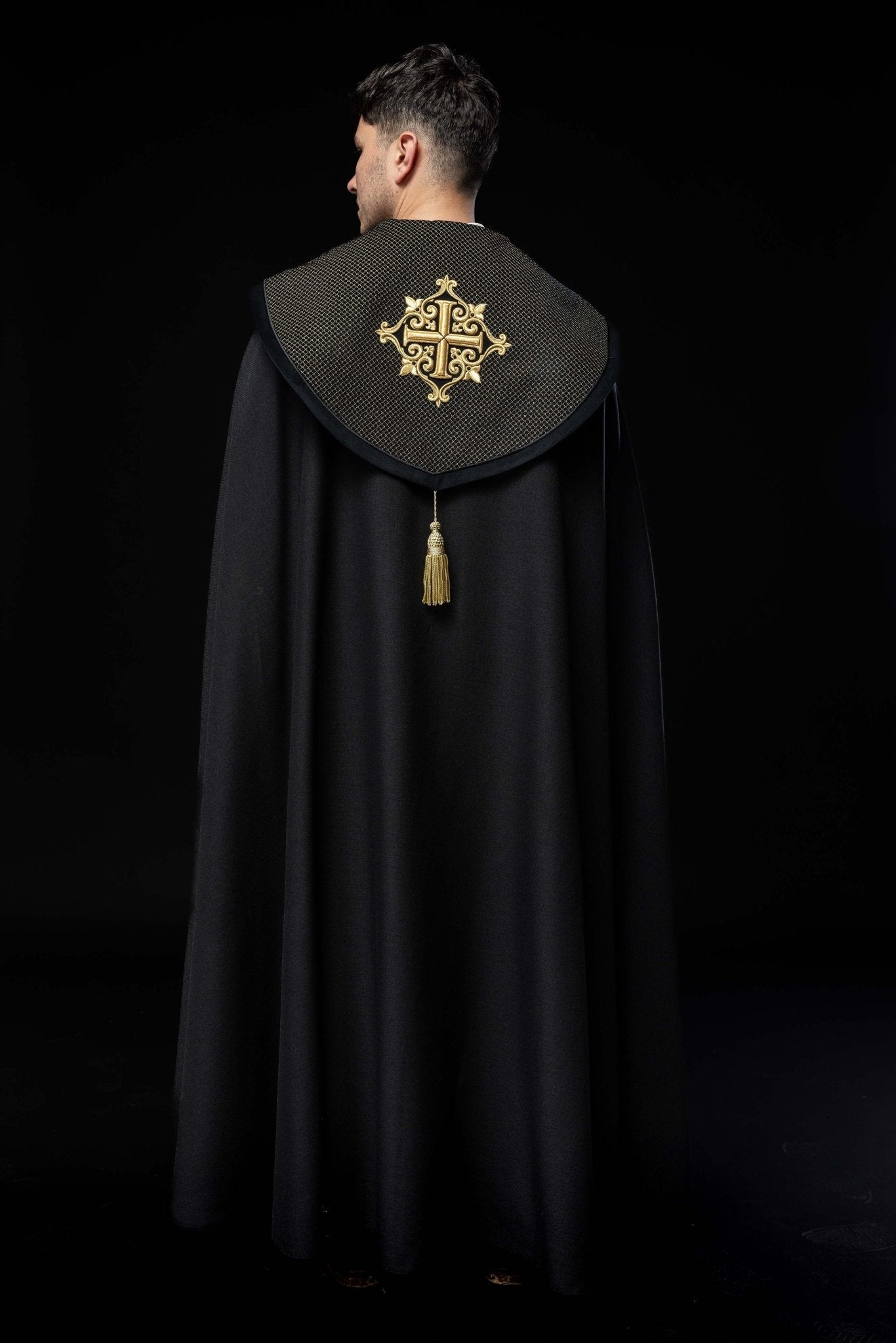 Black cope with a velvet sash and cross embroidery LE/3029/07 145 cm - HAFTINAUSA.COM