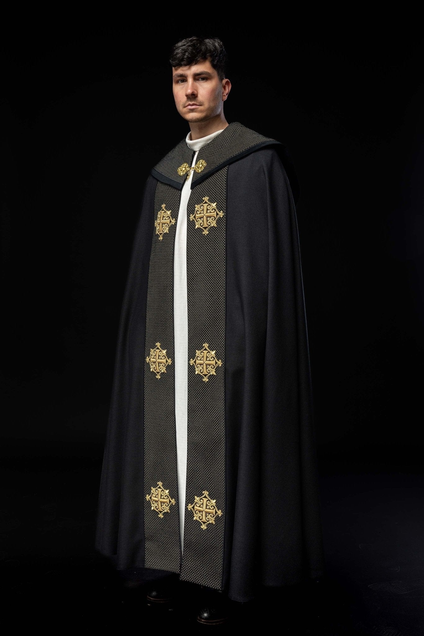 Black cope with a velvet sash and cross embroidery LE/3029/07 145 cm - HAFTINAUSA.COM