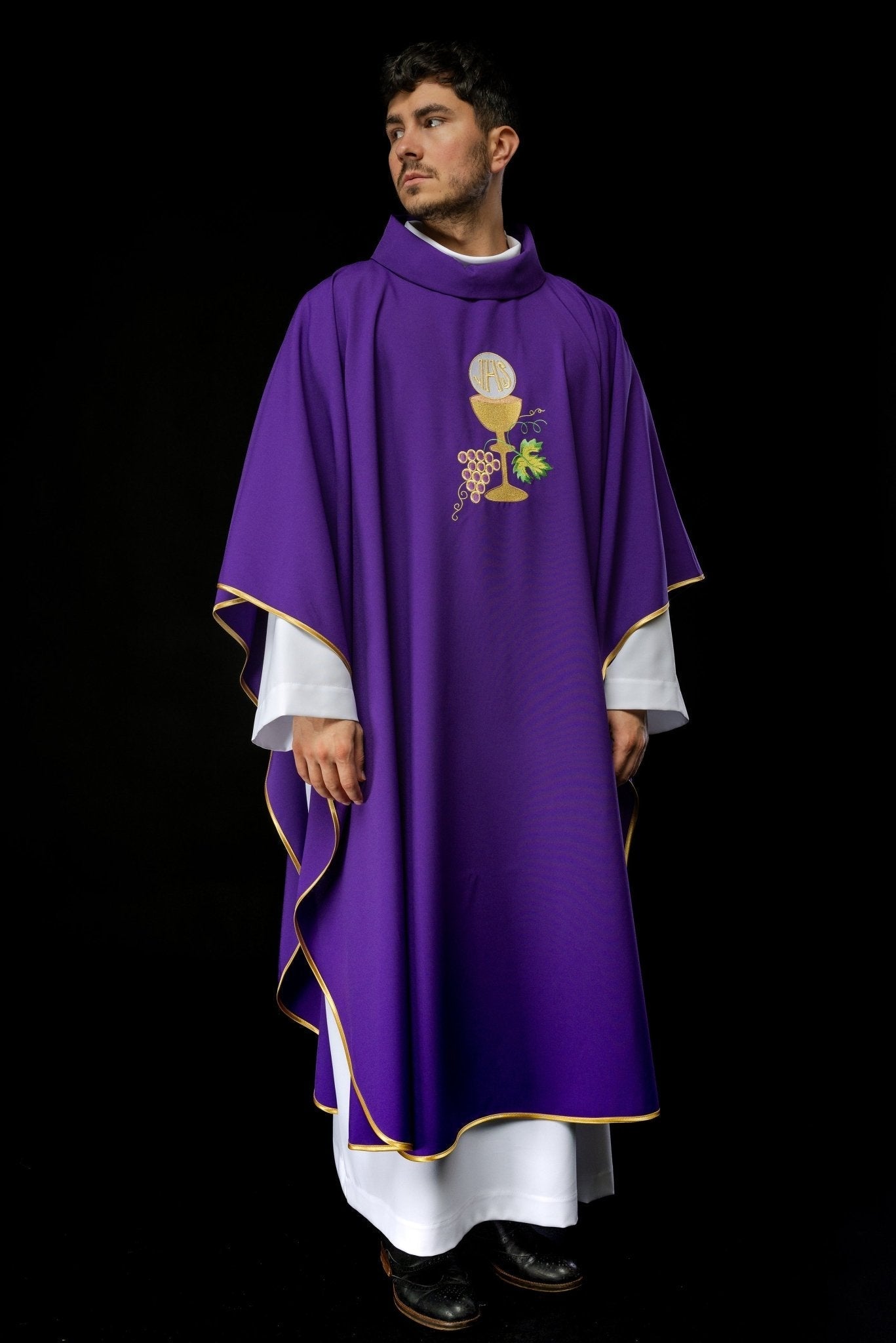 Chasuble Chalice Cross and Grapes in purple KOR/208/03/12 FIOLET - HAFTINAUSA.COM