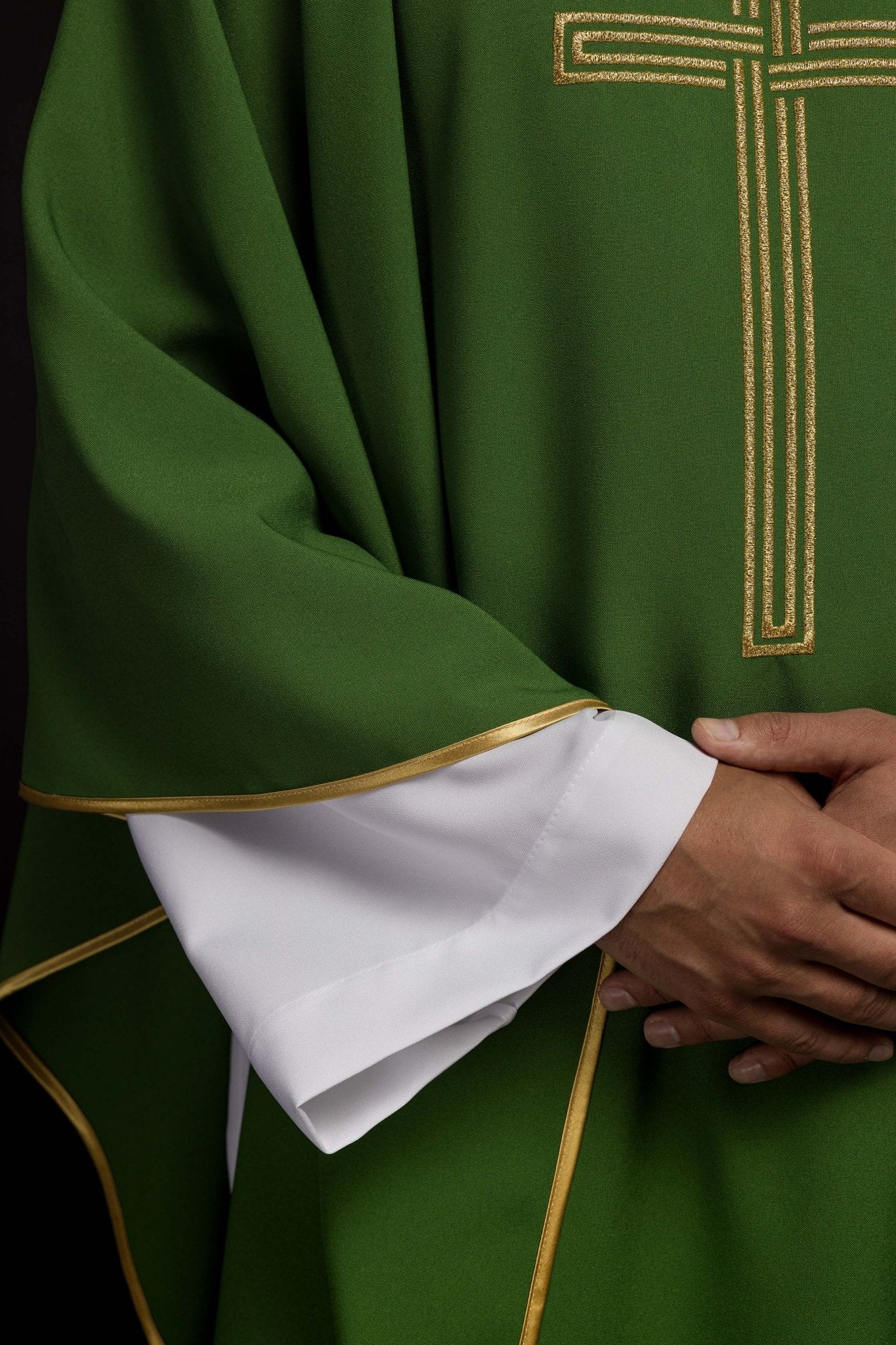 Chasuble embroidered with Green Cross KOR/018/01/12 ZIELONY - HAFTINAUSA.COM