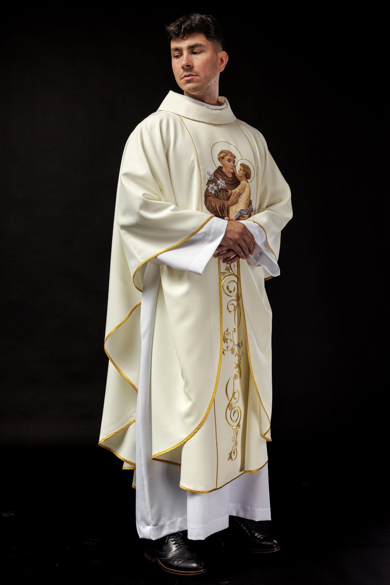Chasuble embroidered with the image of Saint Anthony KOW2/013/05/01 - HAFTINAUSA.COM