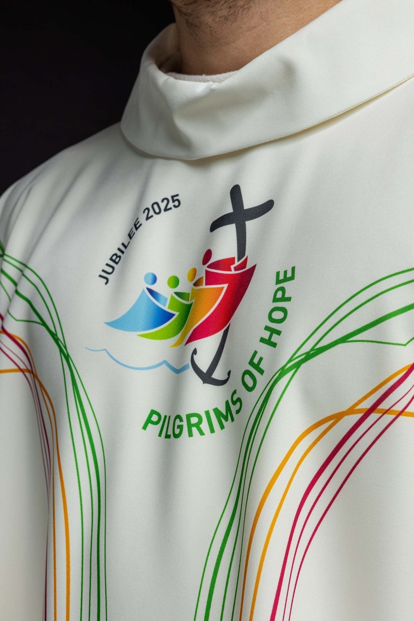 Chasuble in ecru color with the logo “JUBILEE ROME 2025” JR/037/05/12 - HAFTINAUSA.COM