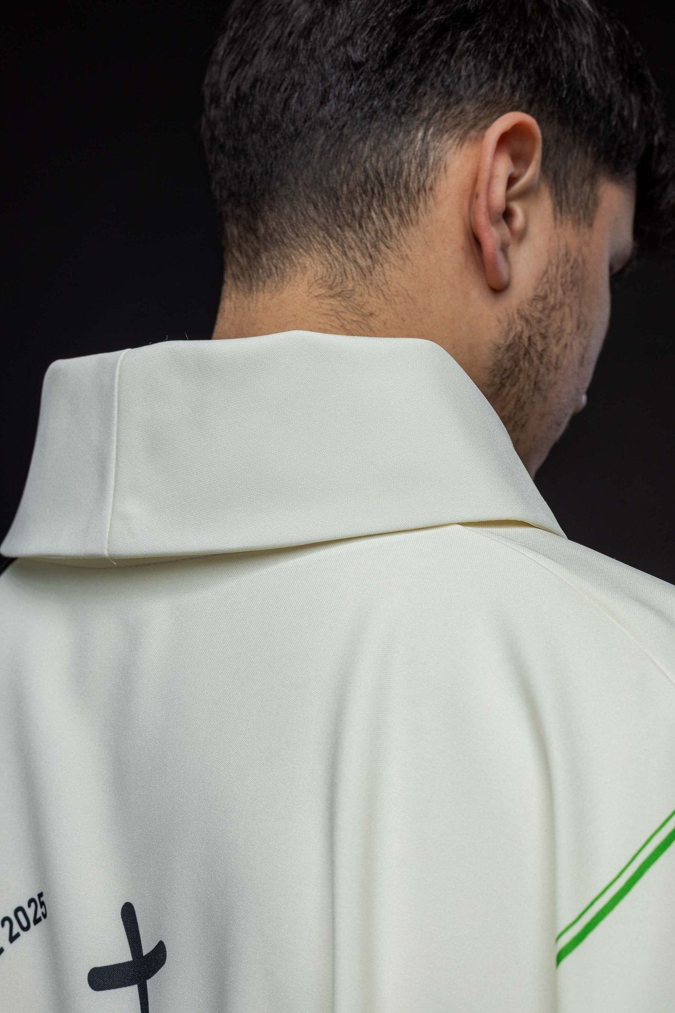 Chasuble in ecru color with the logo “JUBILEE ROME 2025” JR/037/05/12 - HAFTINAUSA.COM
