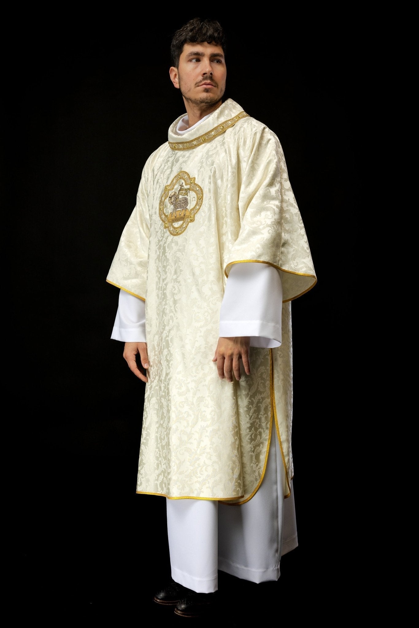 Dalmatic with the Easter Lamb made of decorative fabric S - 1072 - 05 - 88 - D - HAFTINAUSA.COM