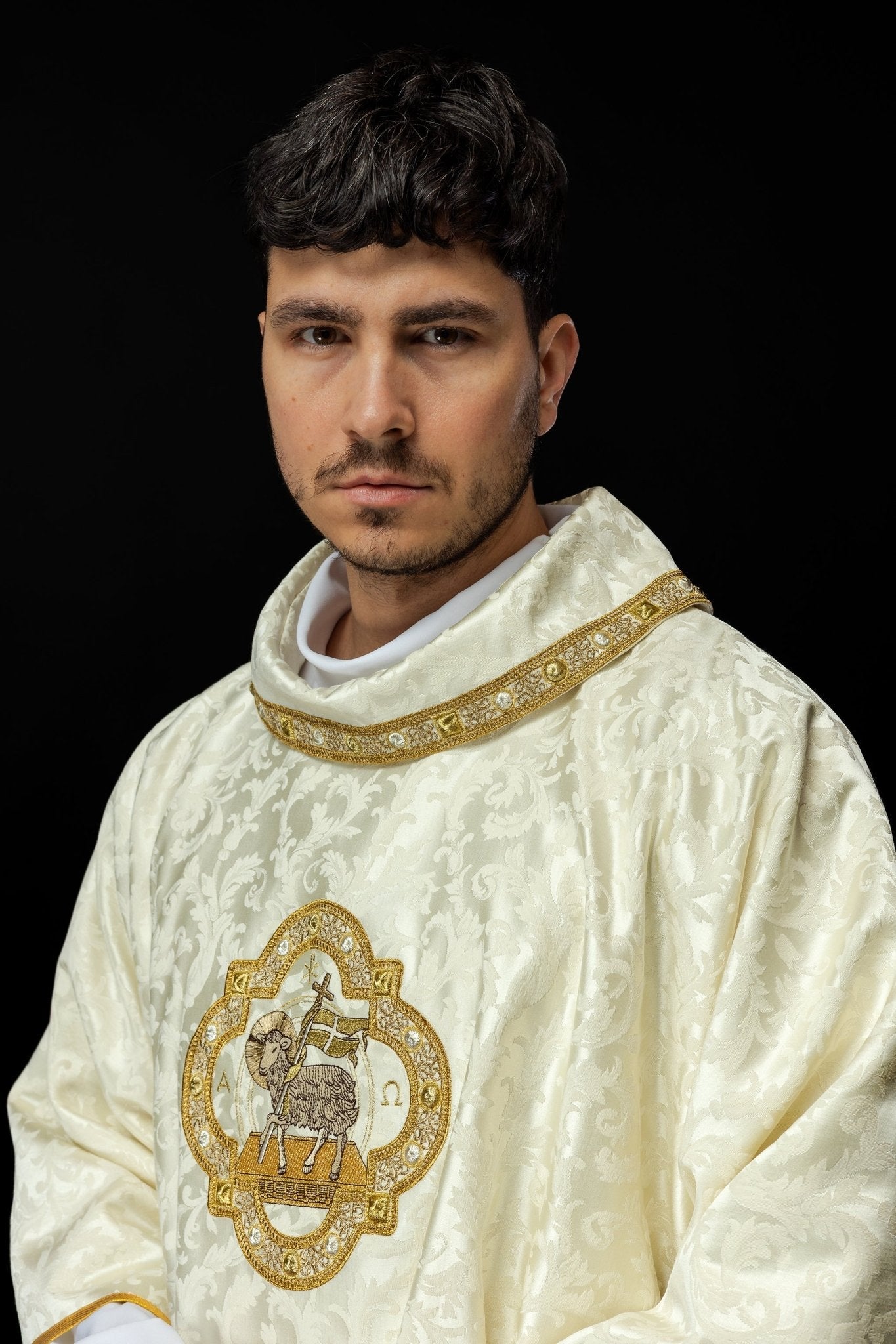 Dalmatic with the Easter Lamb made of decorative fabric S - 1072 - 05 - 88 - D - HAFTINAUSA.COM