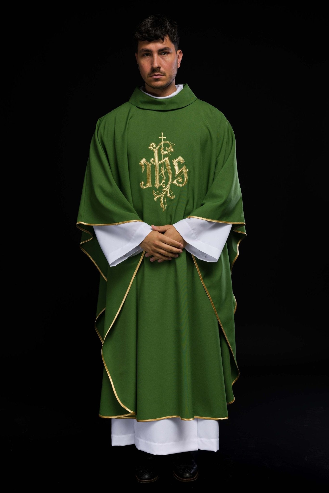 Green chasuble with classic JHS design KOR/032/01/12 ZIELONY - HAFTINAUSA.COM