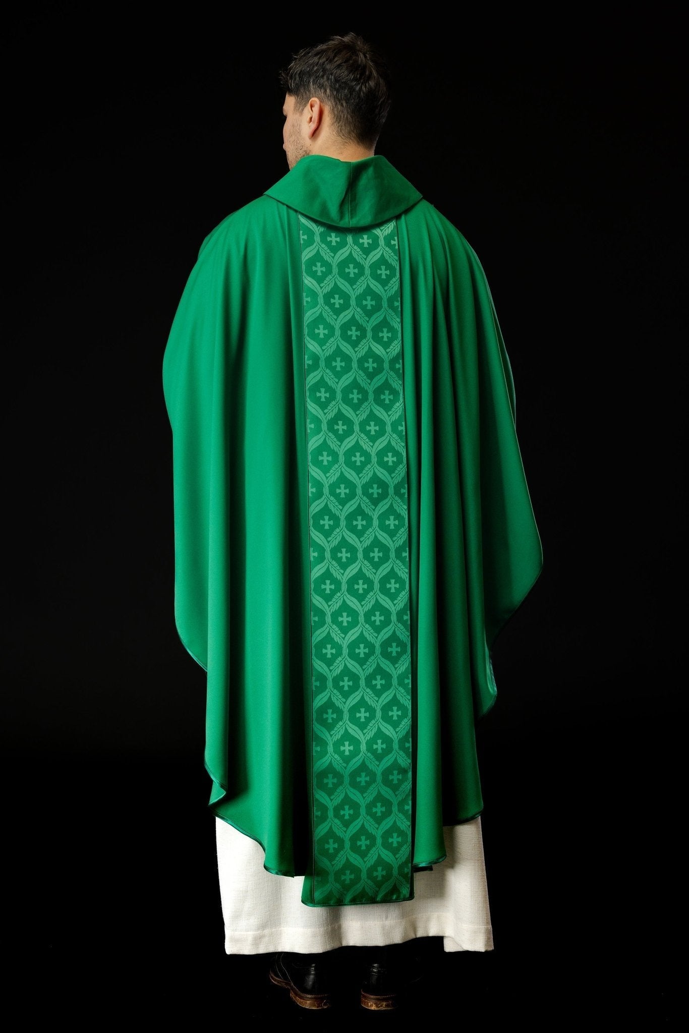 Green chasuble with jacquard cross belt KOR/402/01/53 - HAFTINAUSA.COM
