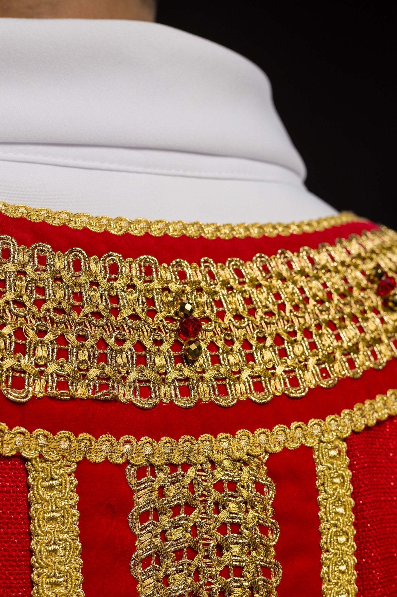 Handmade chasuble with natural stones Handmade 7001 HM/7001/02/71/PA02 - HAFTINAUSA.COM