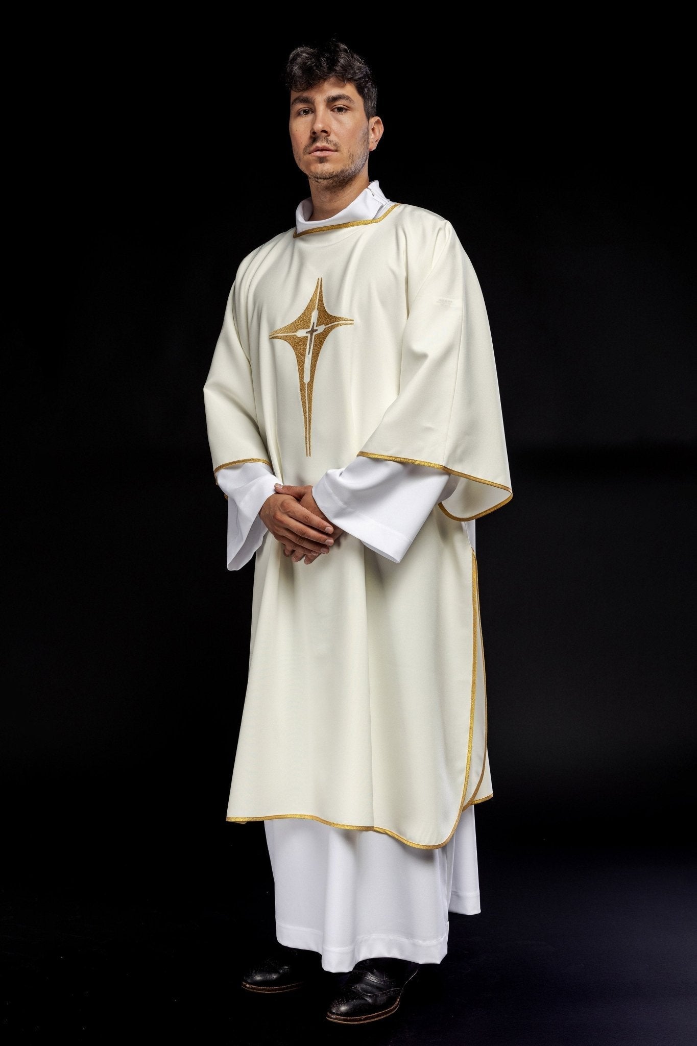 Ivory dalmatic chasuble with gold star - shaped cross KDL/214/05/12/D - HAFTINAUSA.COM