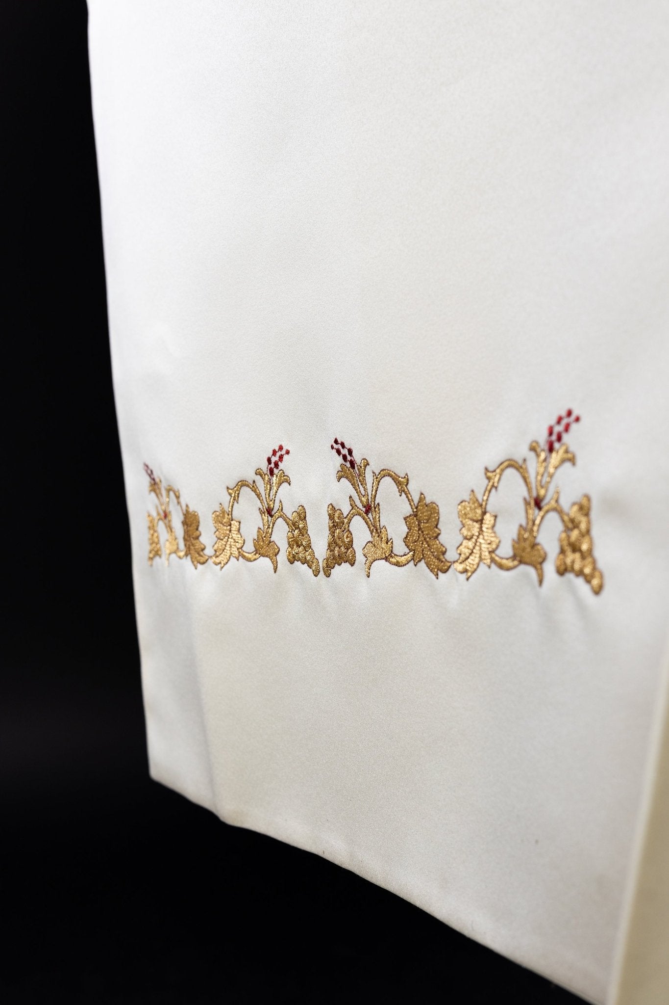 Liturgical veil with the Sacred Heart of Jesus in ecru KWL/027/05/20 50*270 ECRU SAT. - HAFTINAUSA.COM