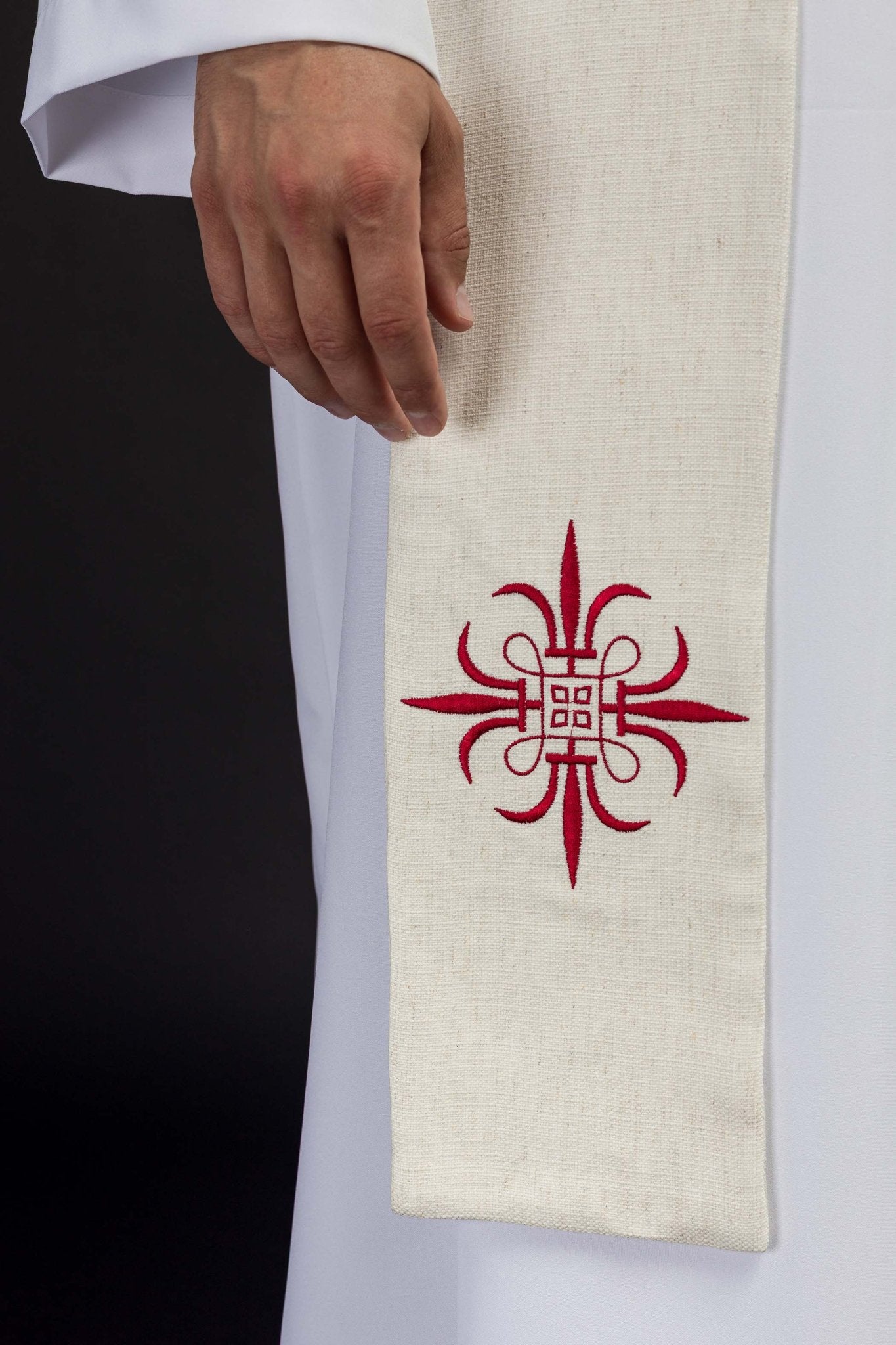 Priestly stole with a lamb motif in ecru KDT/2049/05/49 ECRU - HAFTINAUSA.COM
