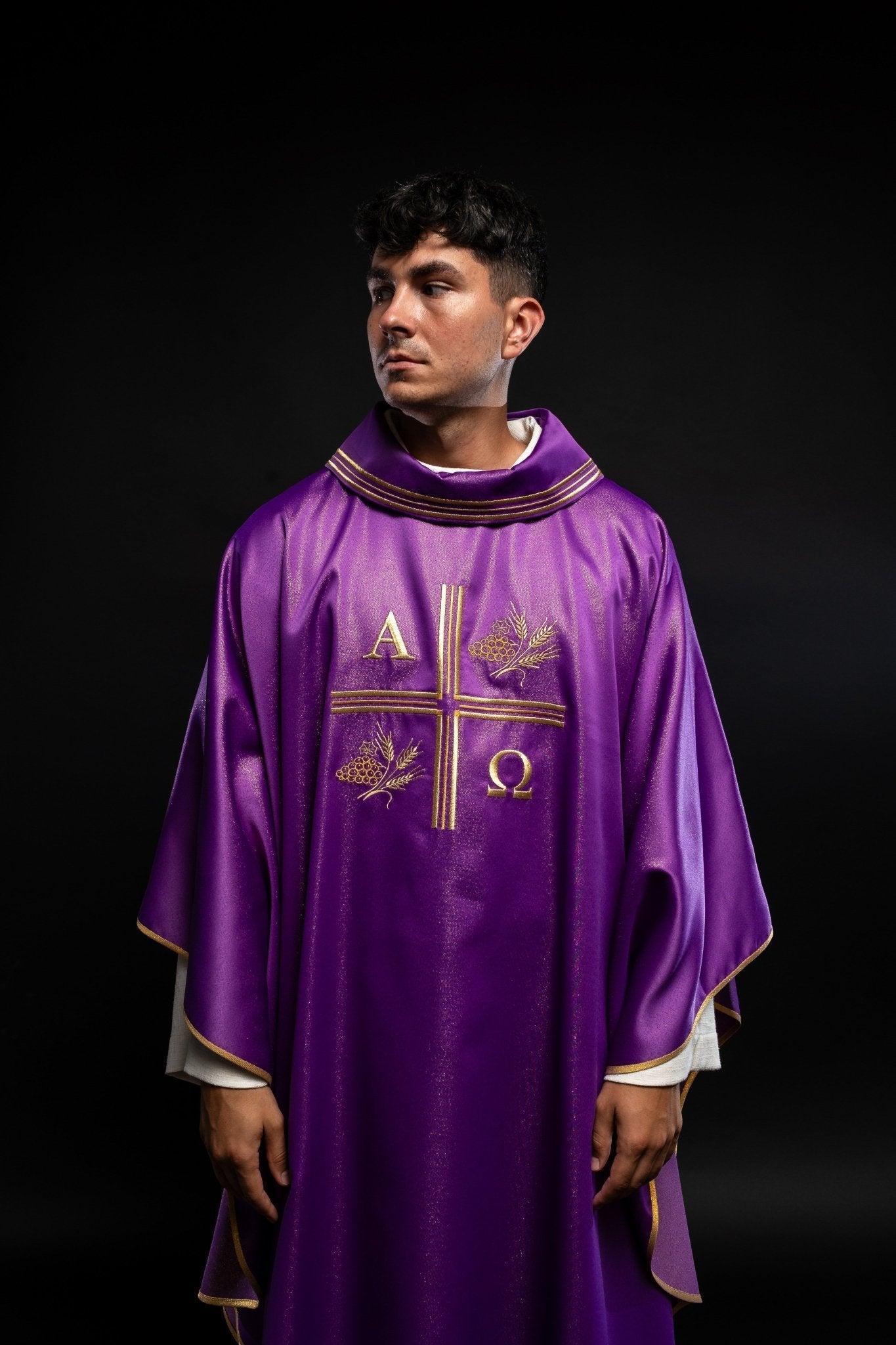 Purple chasuble made of glittery texture with Alpha, Omega, Cross and Wheat motifs S - 7053 - 03 - 54 - HAFTINAUSA.COM