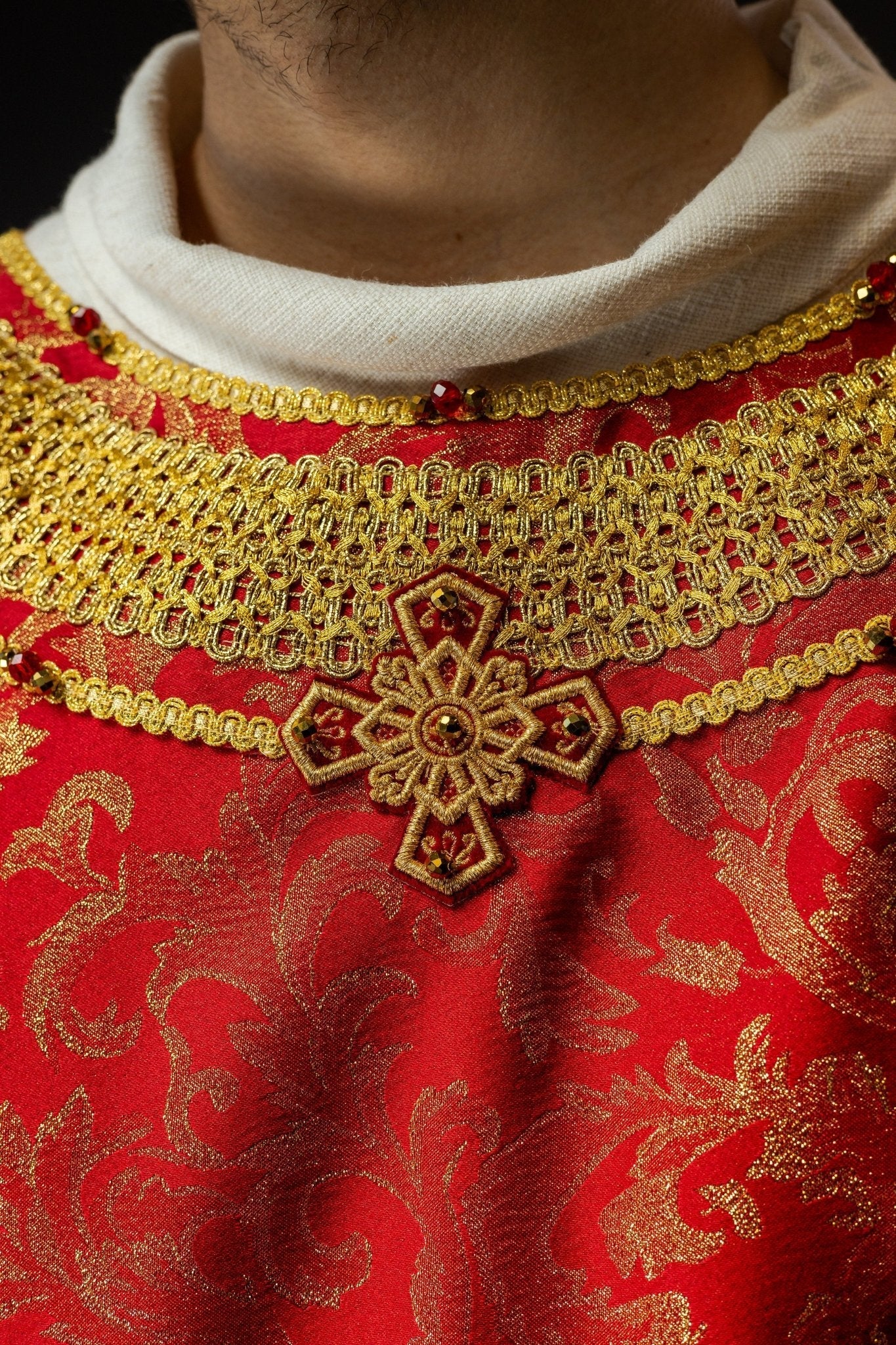 Red chasuble with natural stones Handmade 7010 HM/7010/02/90 - HAFTINAUSA.COM