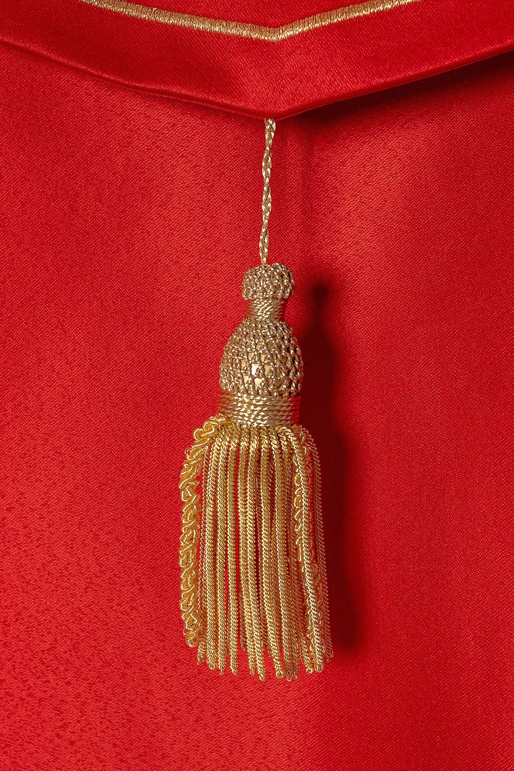 Red liturgical cope with Eucharist Chalice embroidery KKP/006/02/20 CZERWONA SAT.POMPON 150cm - HAFTINAUSA.COM