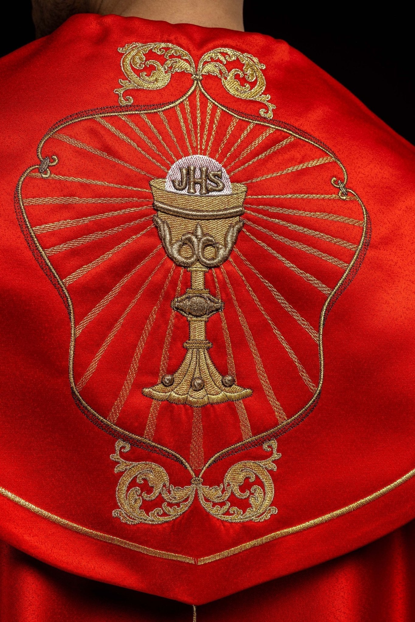 Red liturgical cope with Eucharist Chalice embroidery KKP/006/02/20 CZERWONA SAT.POMPON 150cm - HAFTINAUSA.COM