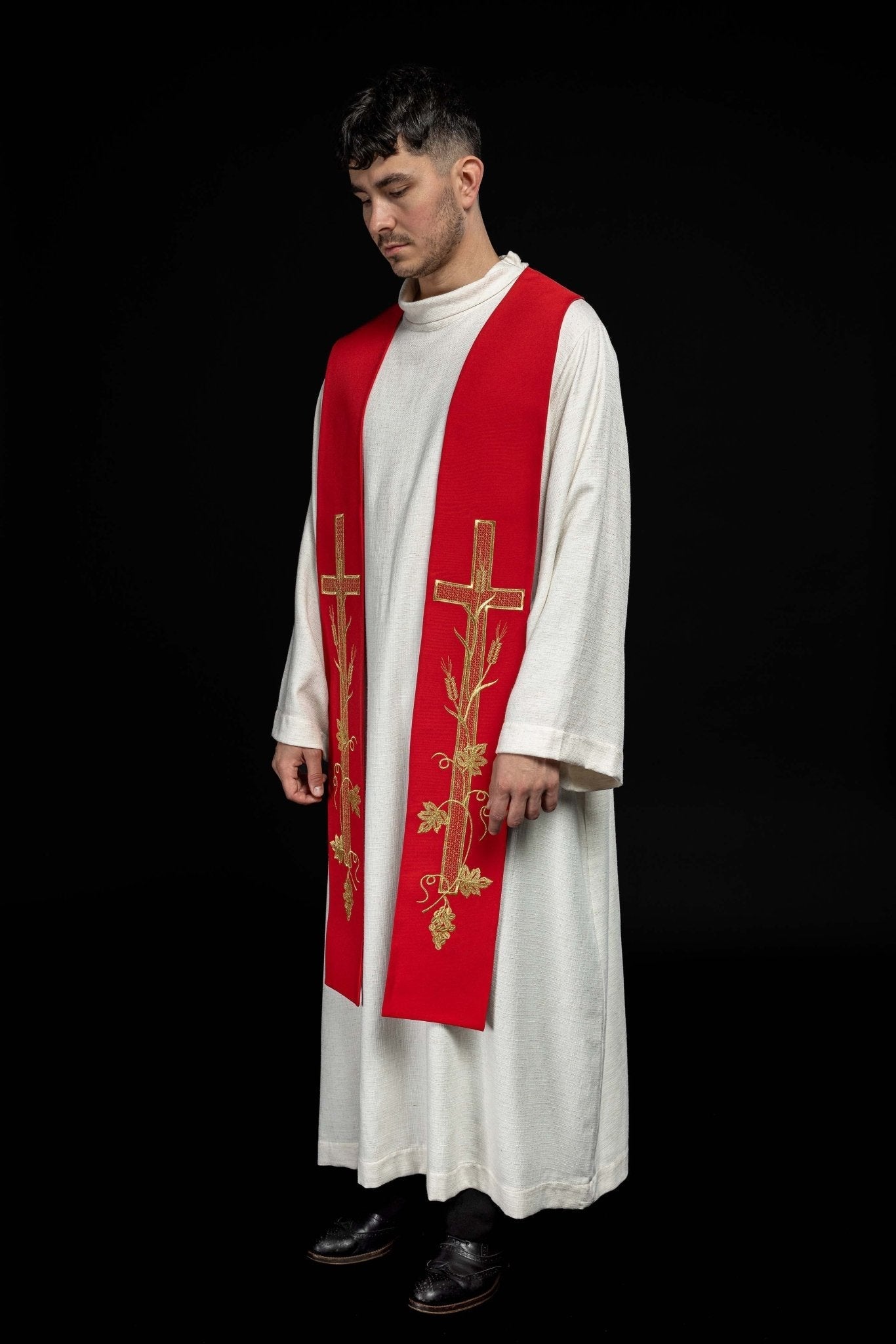 Red priestly stole embroidered with a Cross KST/072/02/01 CZERWONY - HAFTINAUSA.COM