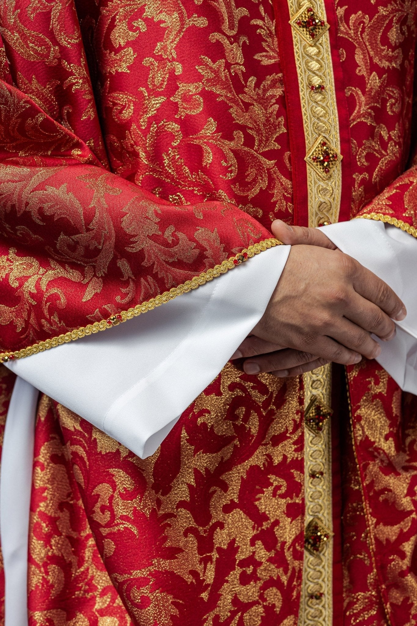 Red priests chasuble with natural stones Handmade 7003 HM/7003/02/90 - HAFTINAUSA.COM