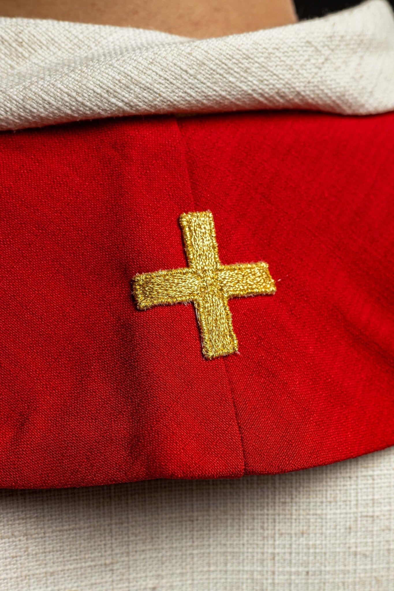 Red stole with embroidered Holy Spirit, cross, and tongues of fire KST/216/02/62 CZERWONY - HAFTINAUSA.COM