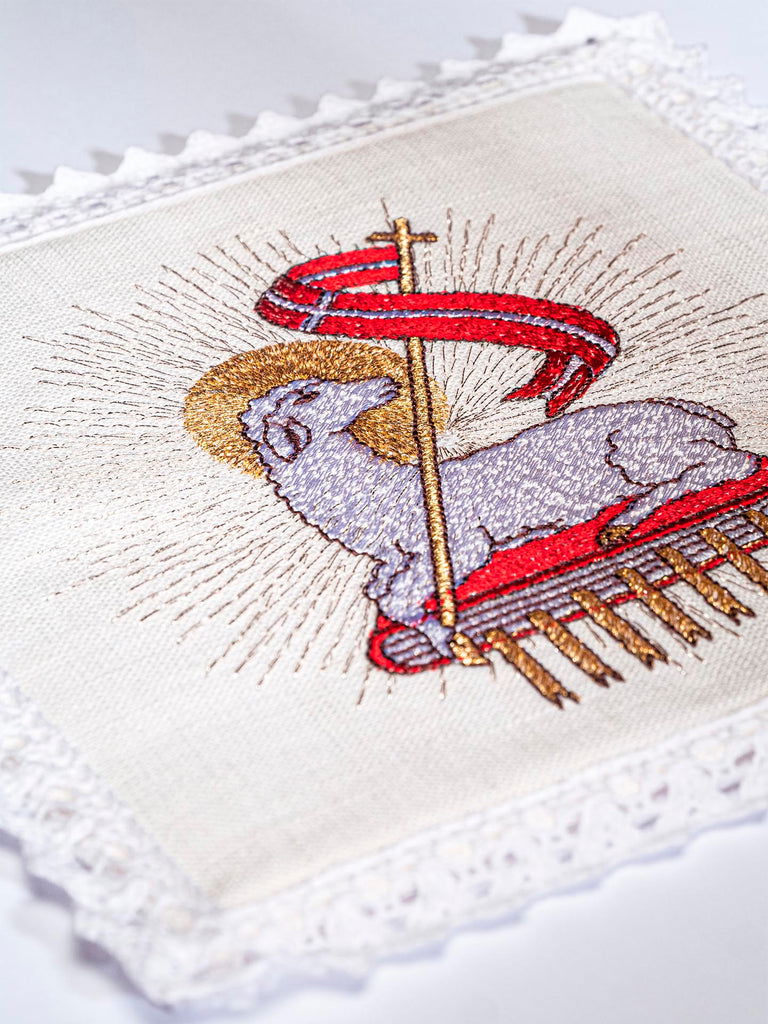 Embroidered altar linen Lamb of God KKL/1 - HAFTINAUSA.COM