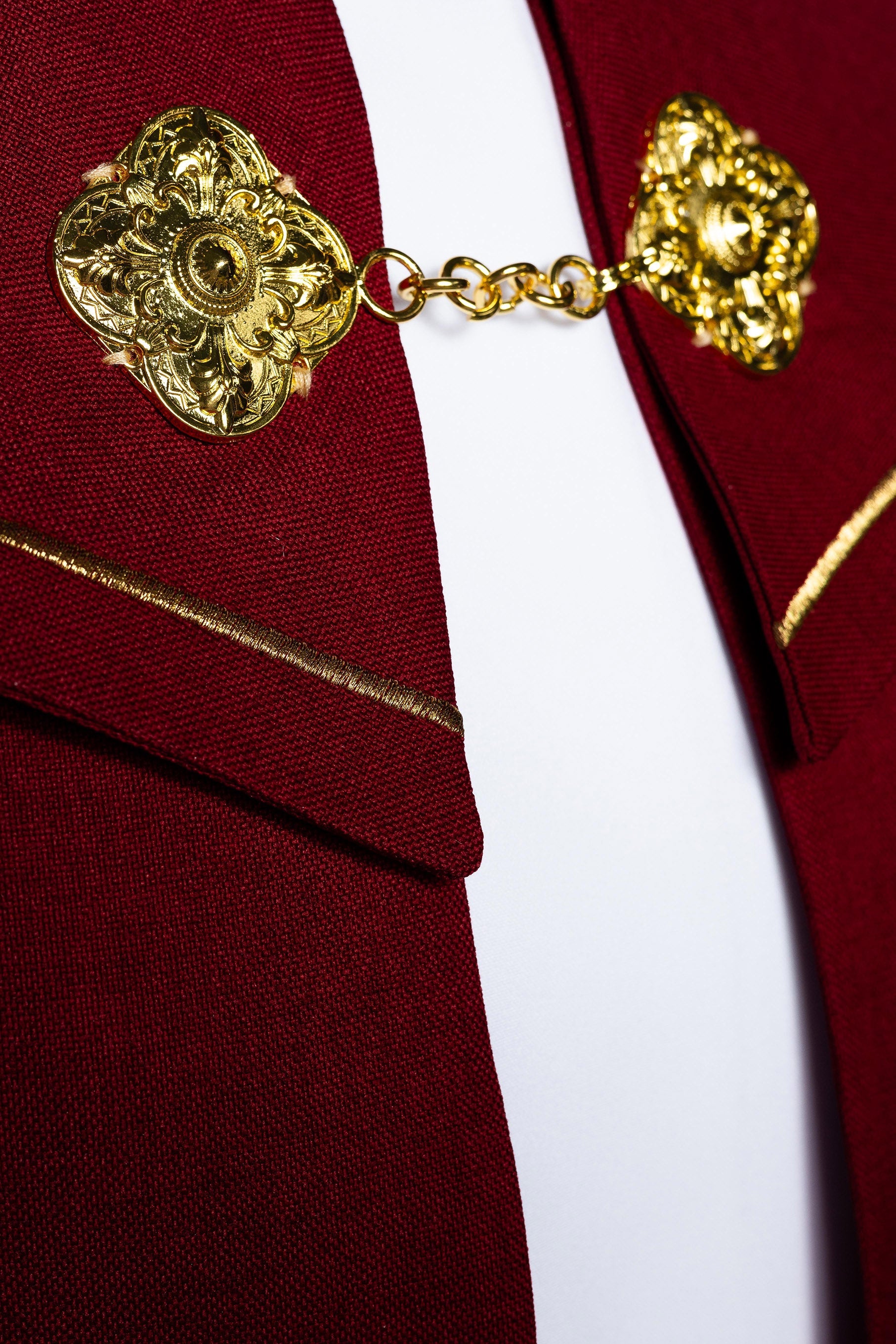 Cap in embroidered gold crosses with red velvet