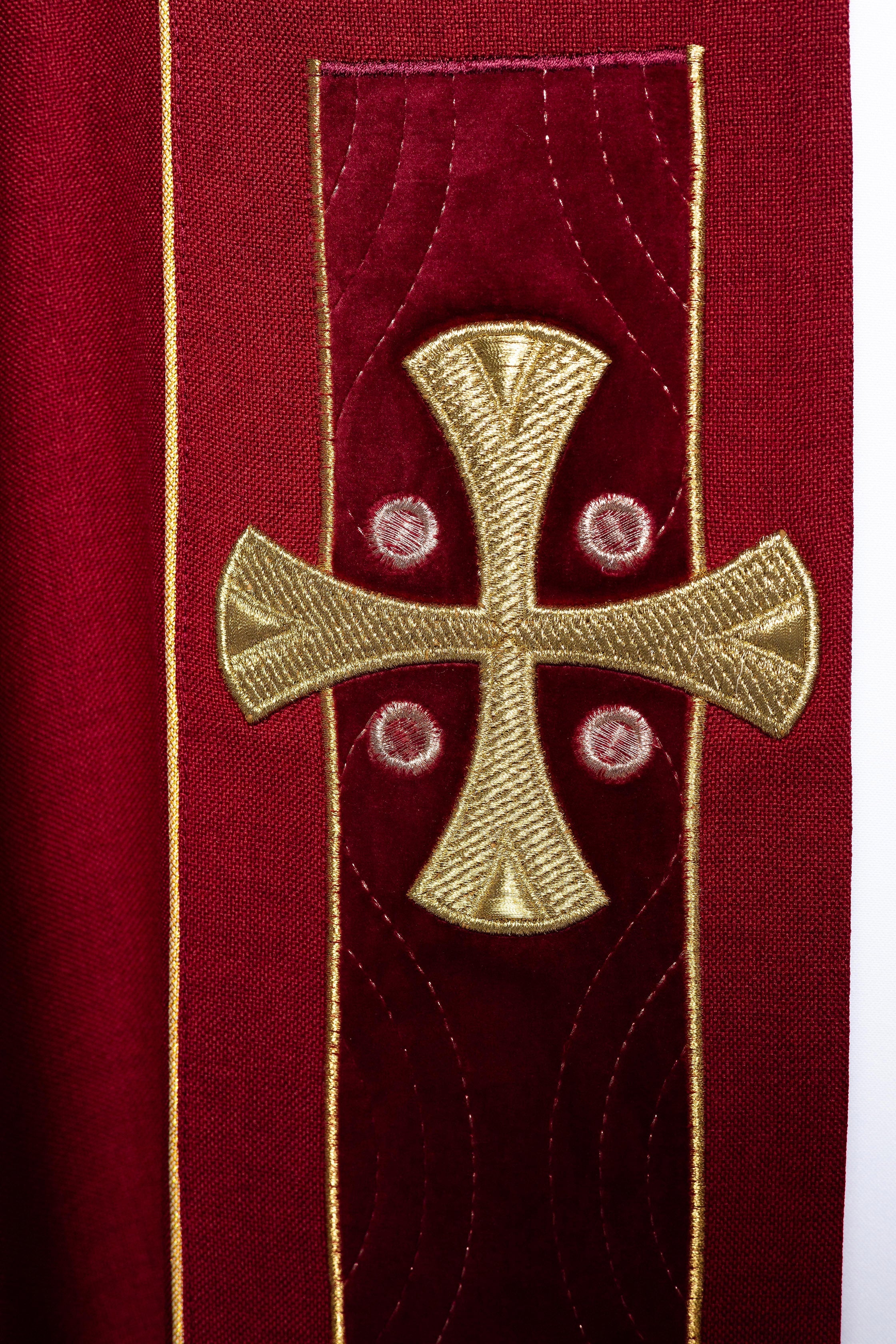 Cap in embroidered gold crosses with red velvet