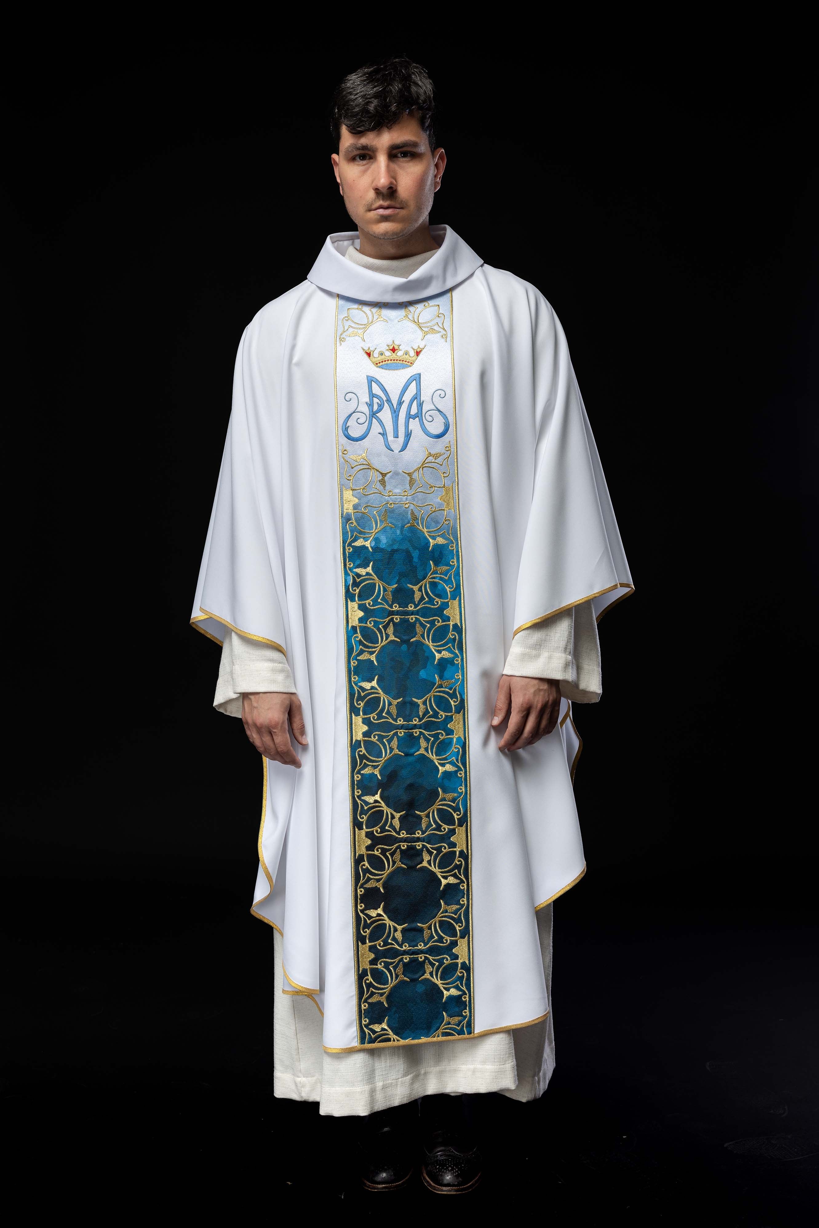 White Marian liturgical chasuble with an embroidered and sublimated belt