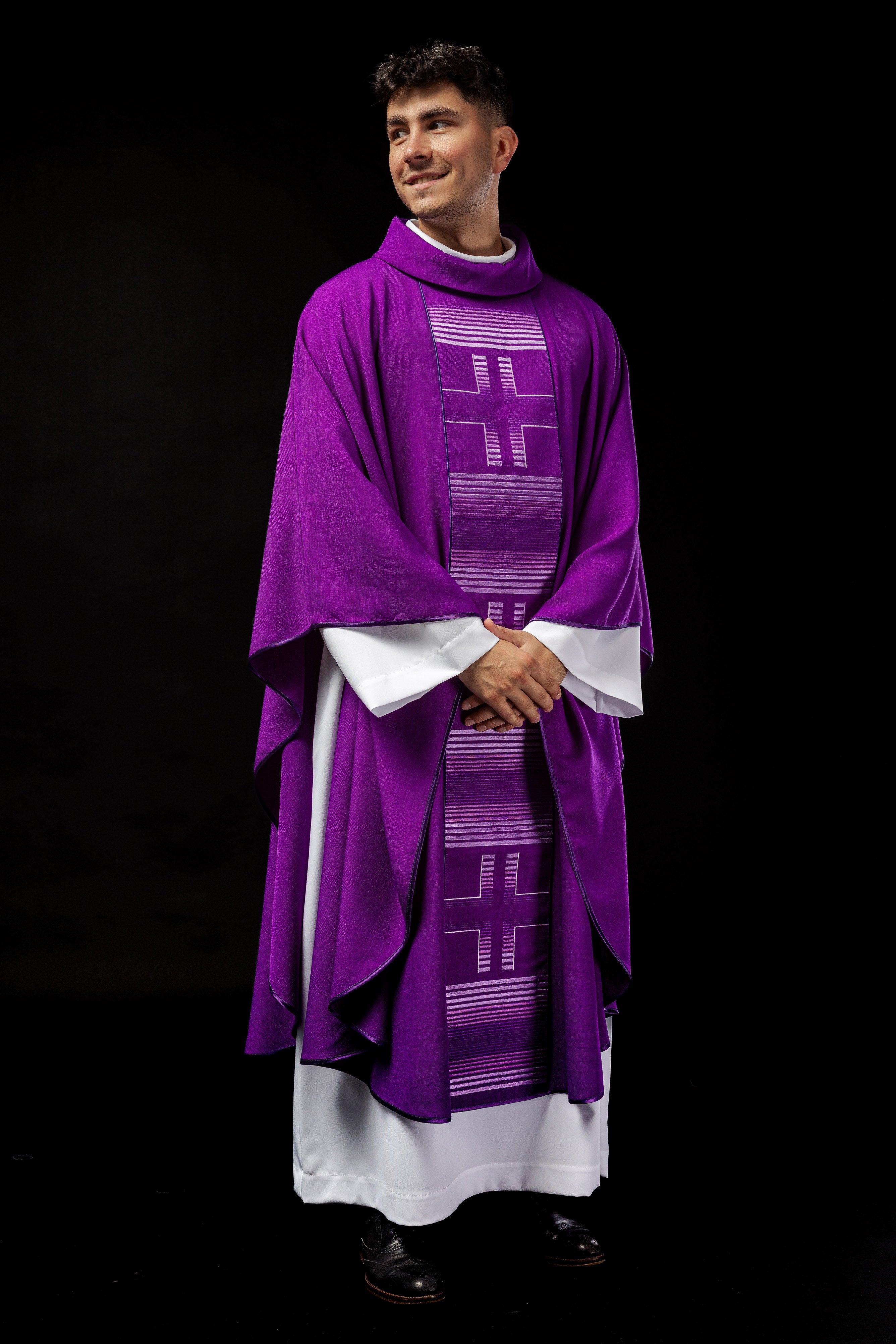 Chasuble embroidered with Crosses in purple - HAFTINAUSA.COM