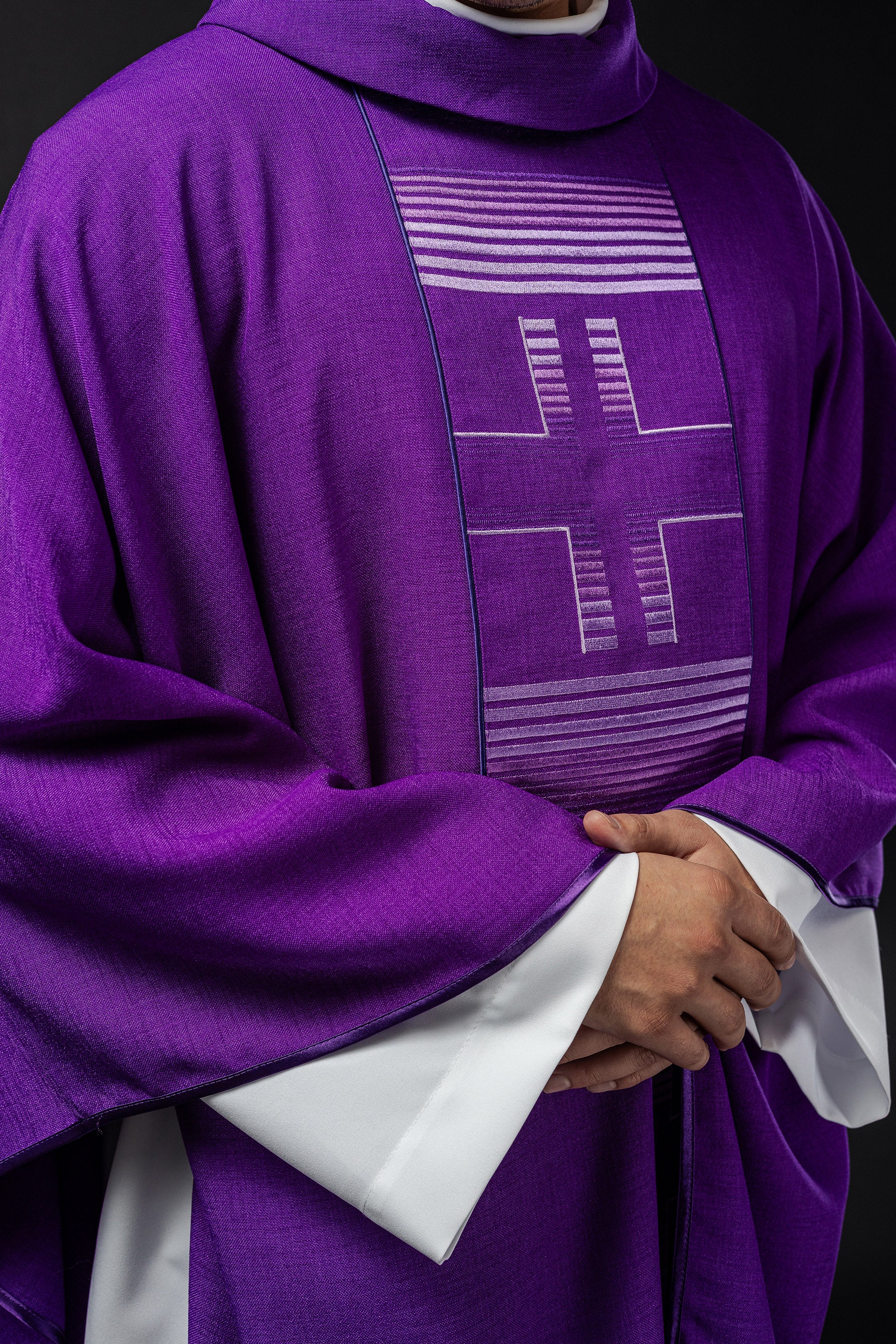 Chasuble embroidered with Crosses in purple - HAFTINAUSA.COM