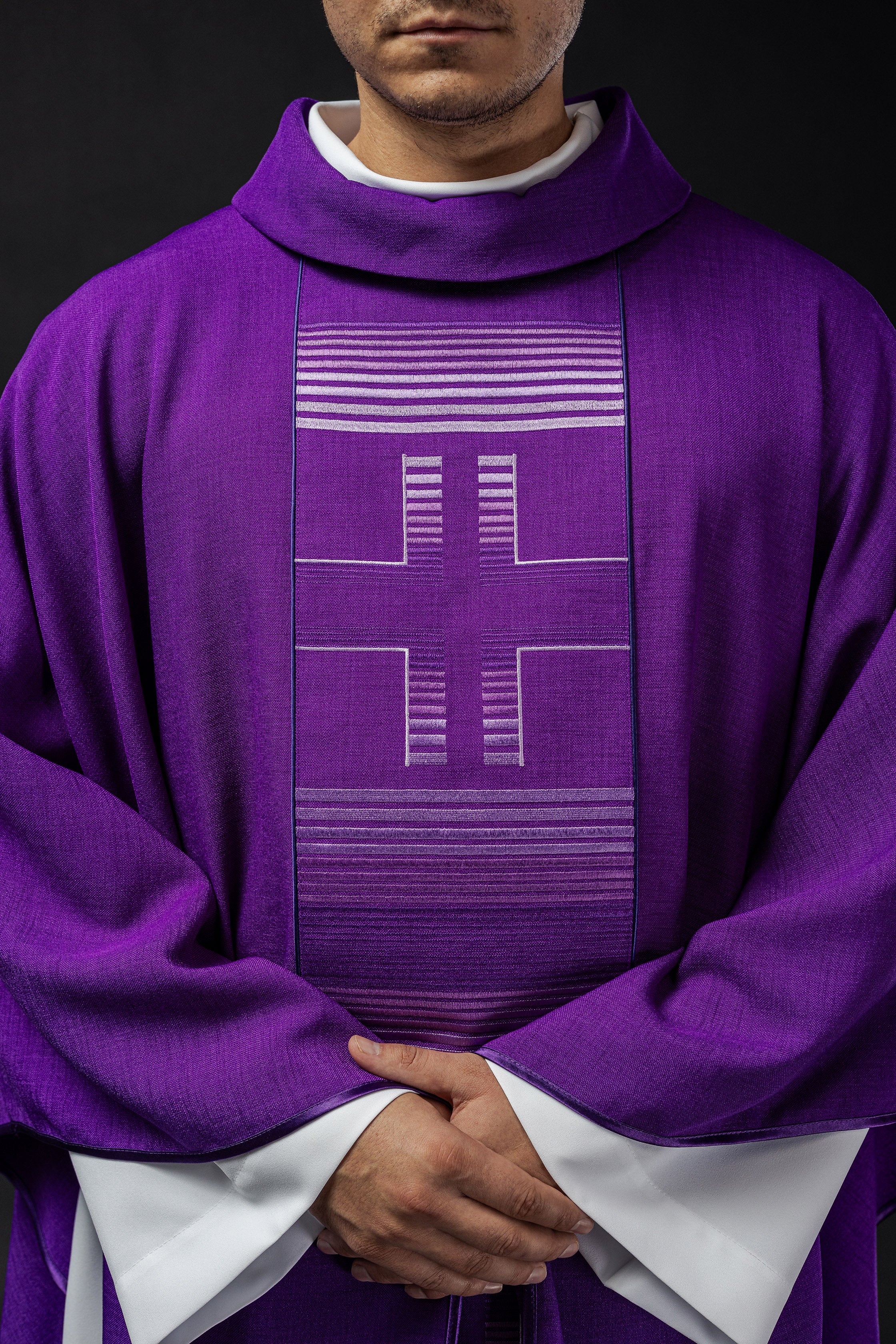 Chasuble embroidered with Crosses in purple - HAFTINAUSA.COM