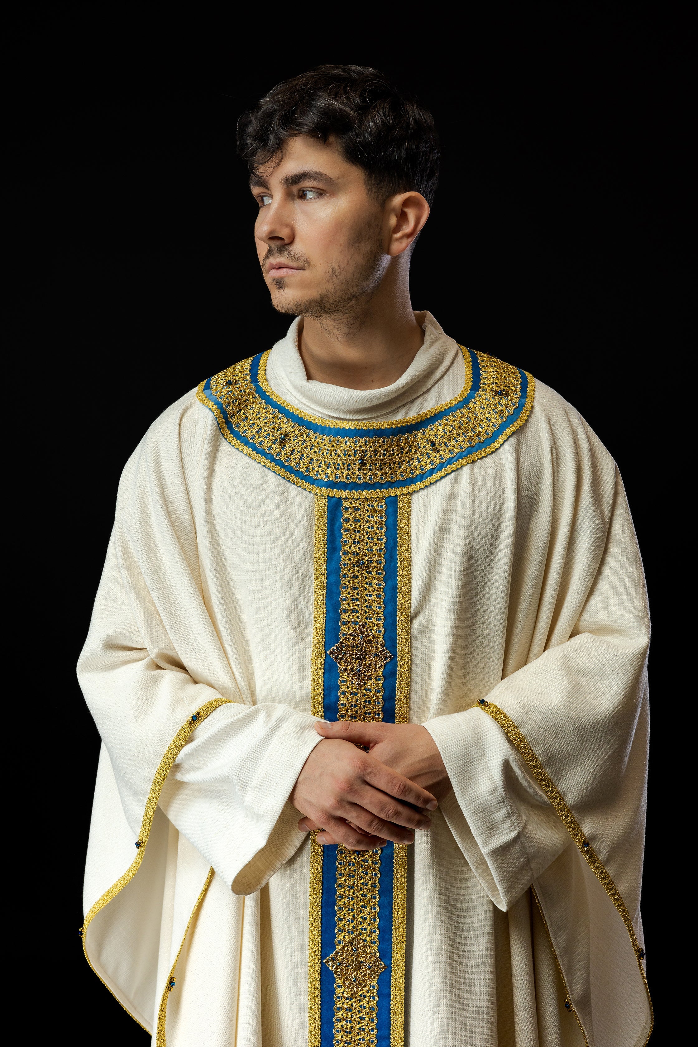 Ivory chasuble with light blue details Handmade 7001 - HAFTINAUSA.COM