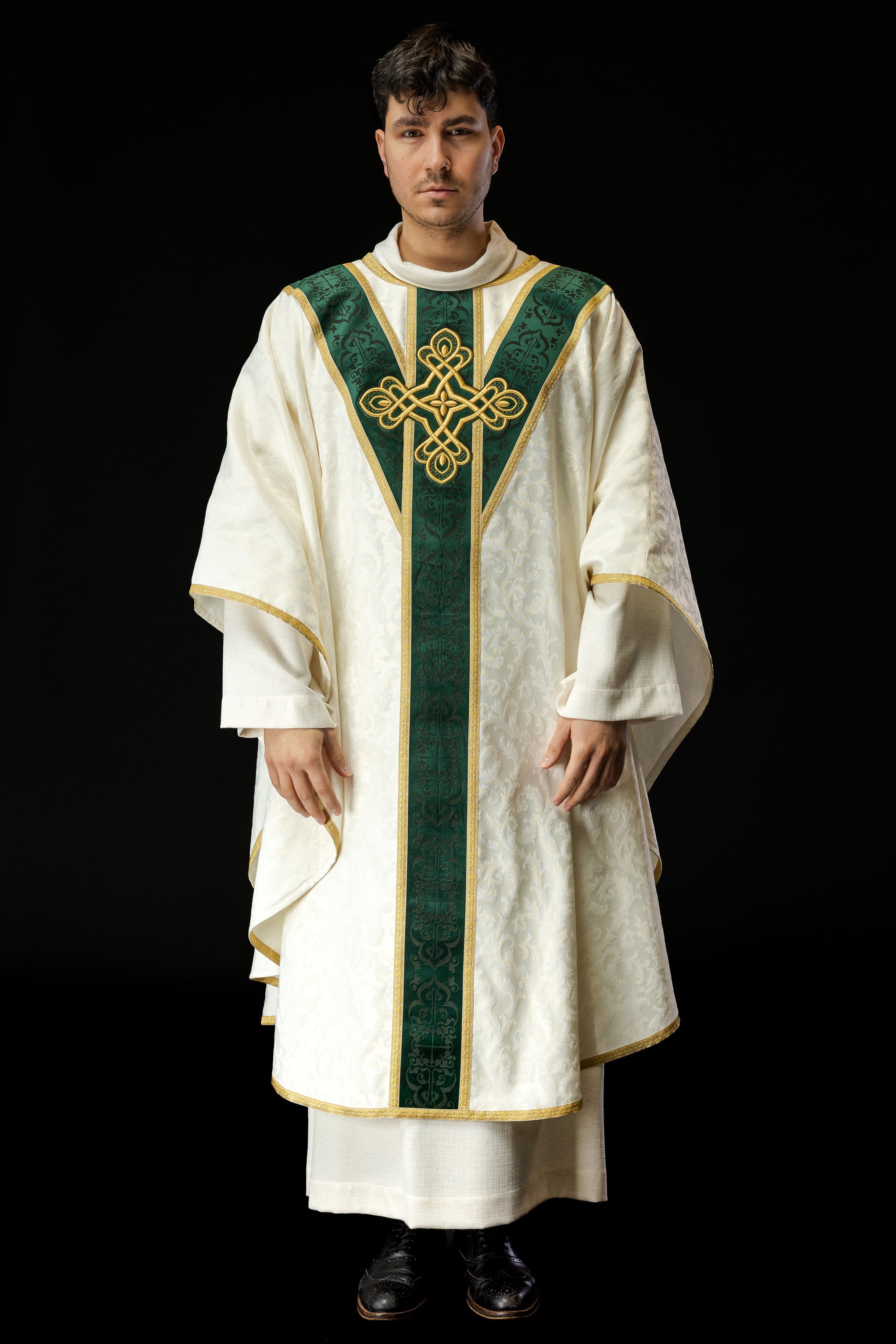 Handmade chasuble with velvet belt Handmade 7007 - HAFTINAUSA.COM