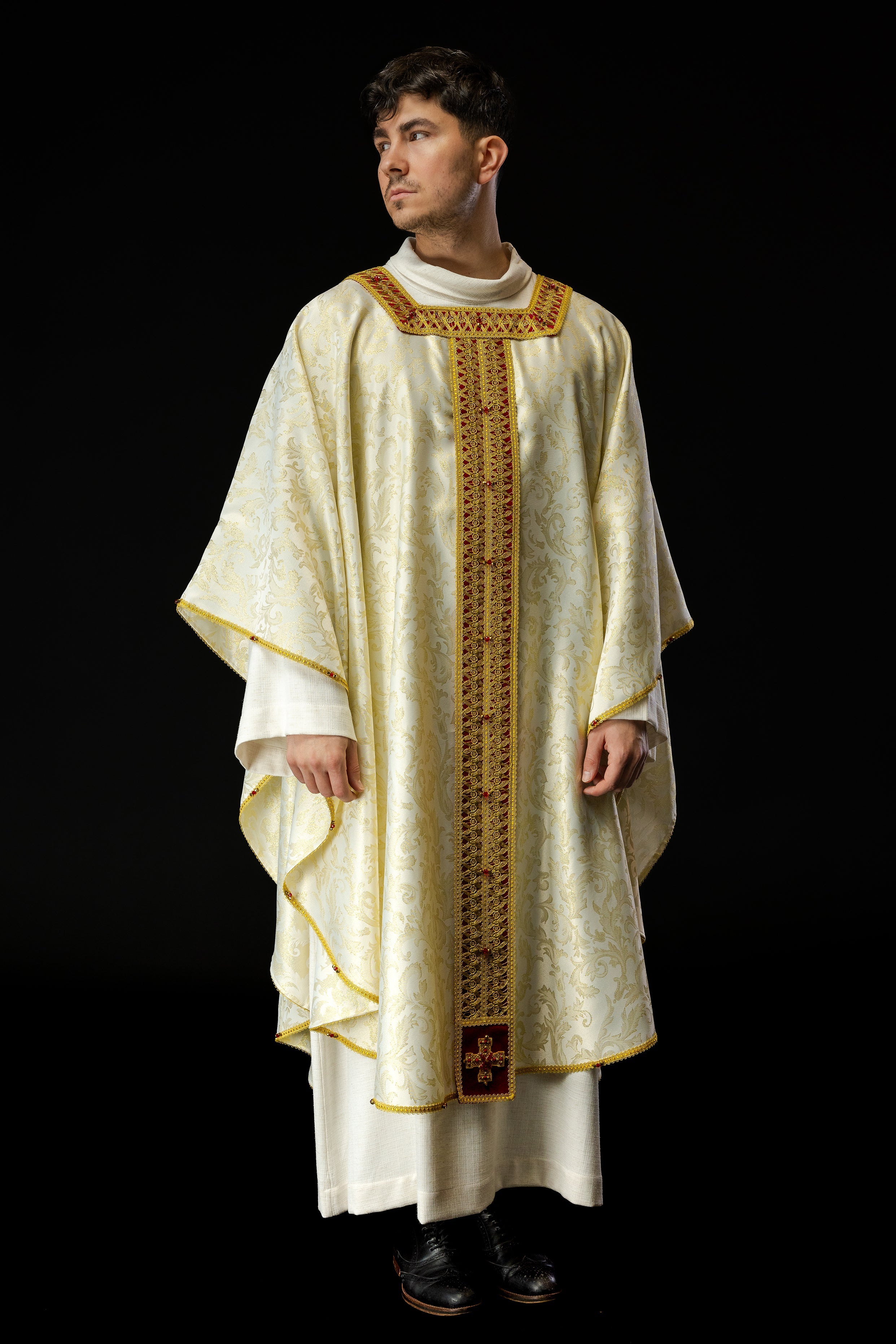 Handmade chasuble with natural stones Handmade 7009 - HAFTINAUSA.COM